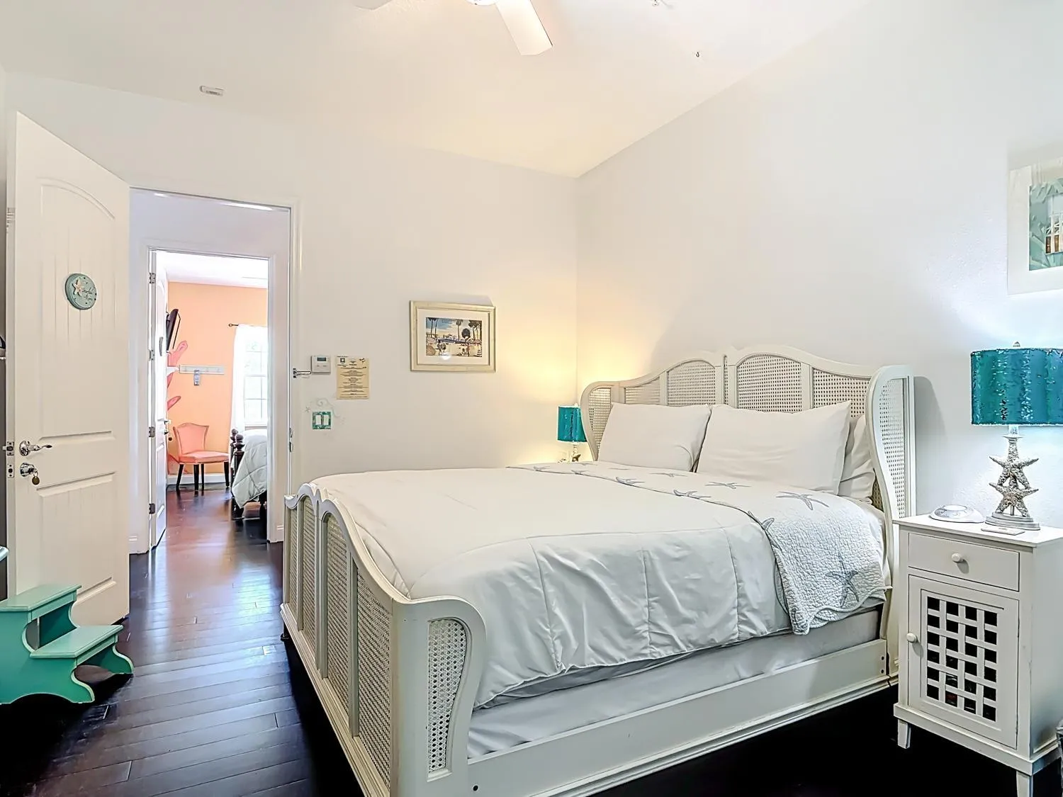 Bedroom, Bed in Inn on the Avenue