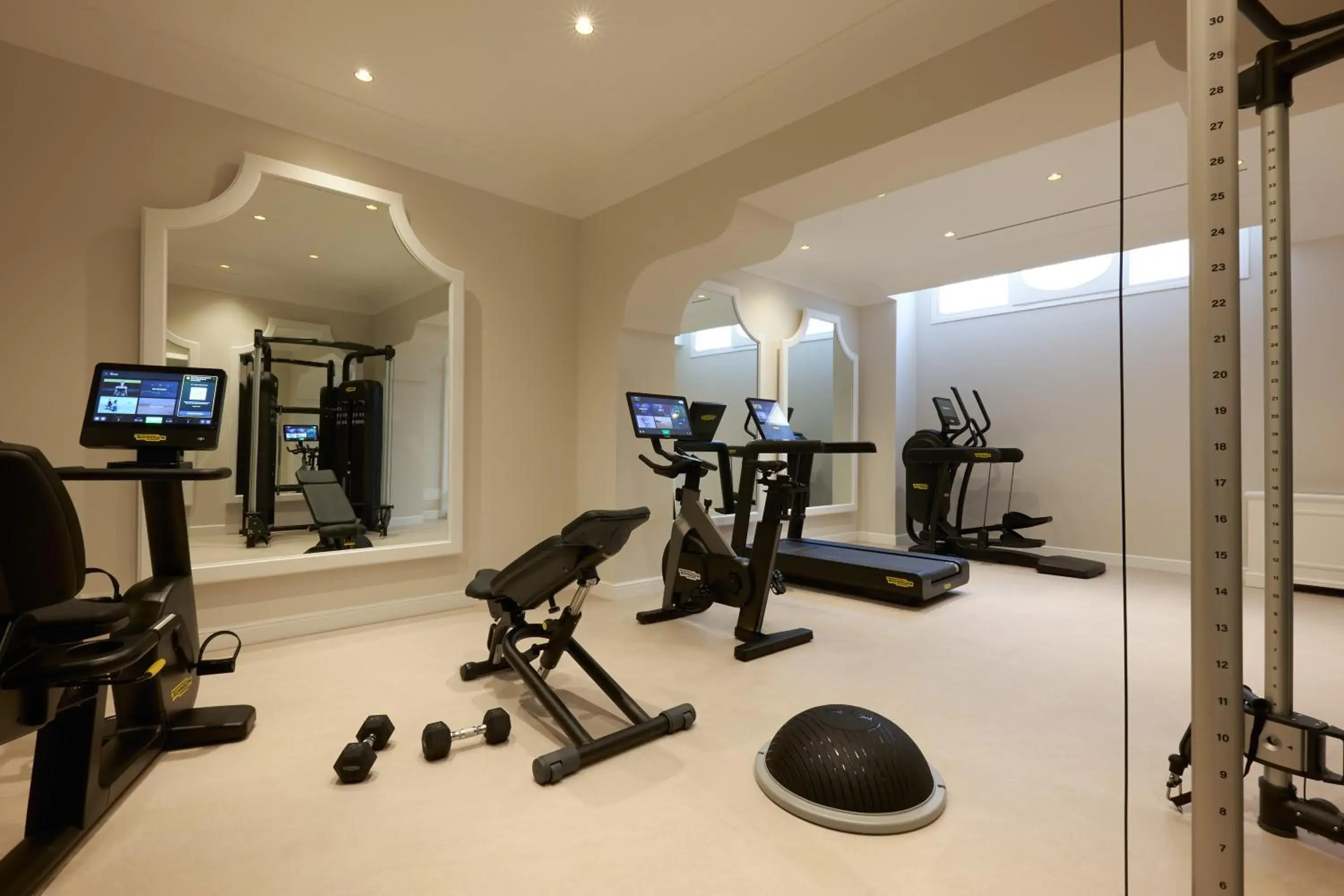 Fitness centre/facilities in Grand Hotel de la Ville Fitness centre/facilities in Grand Hotel de la Ville