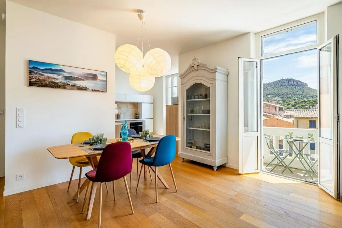 Dining area in Les Oliviers