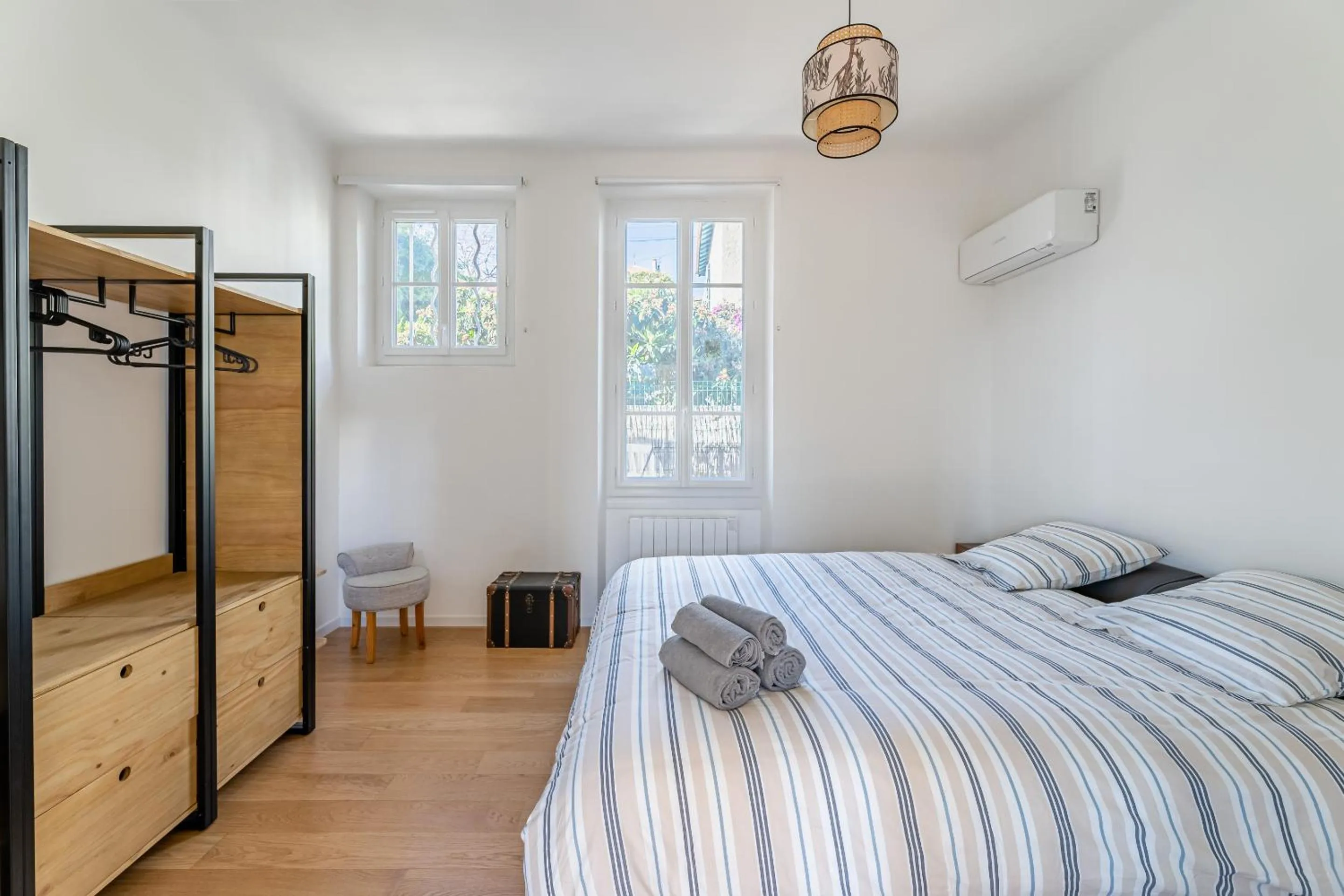 Bedroom, Bed in Les Oliviers