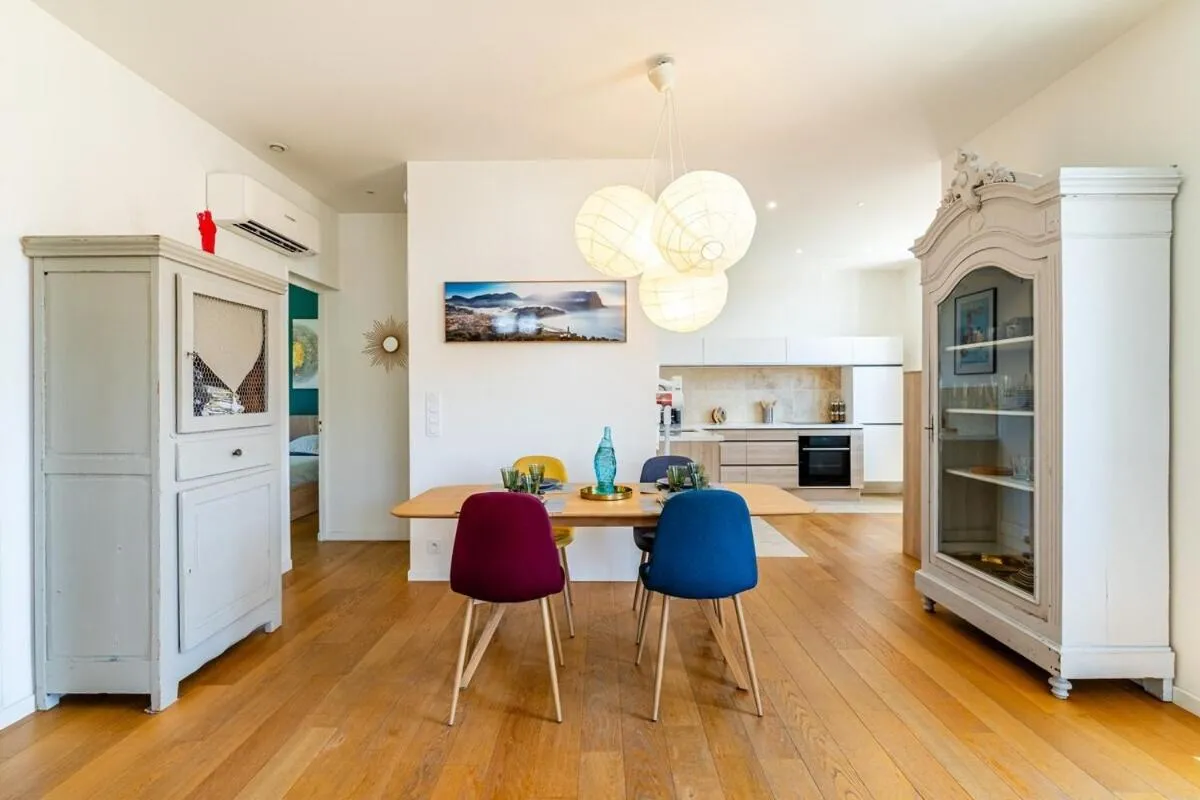 Dining area in Les Oliviers