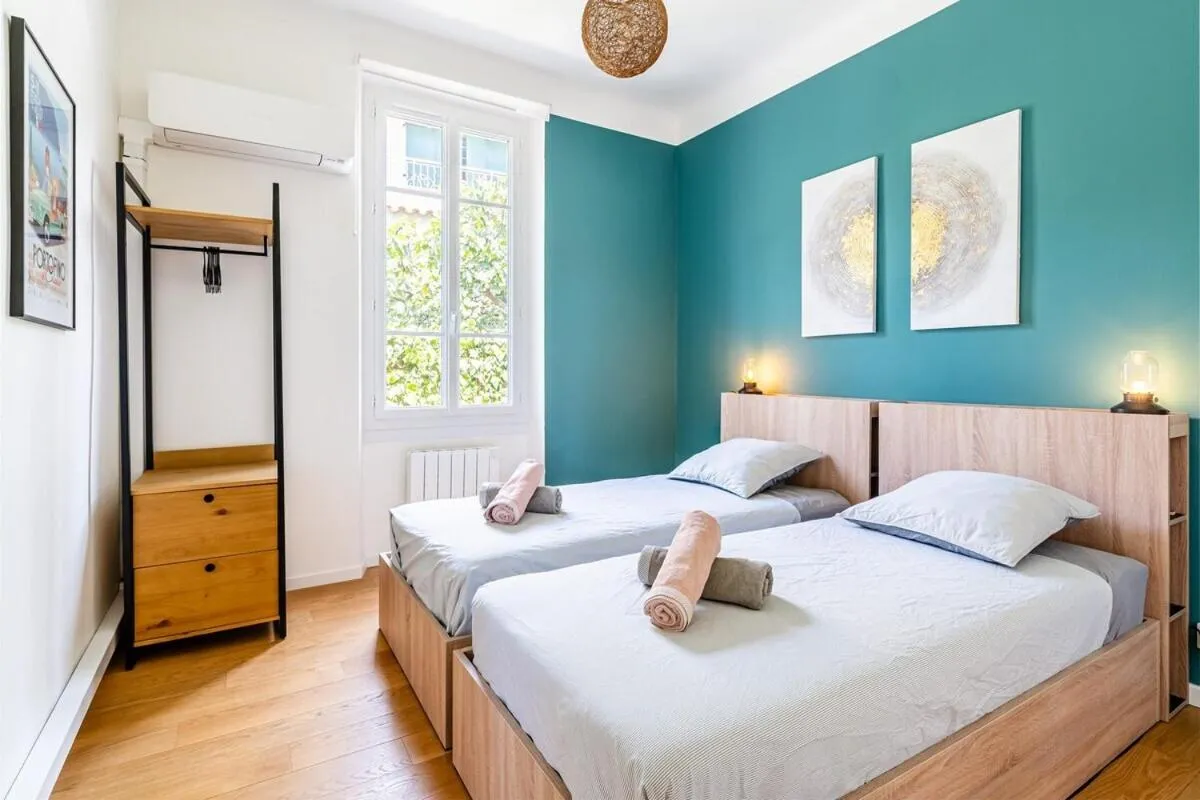 Bedroom, Bed in Les Oliviers