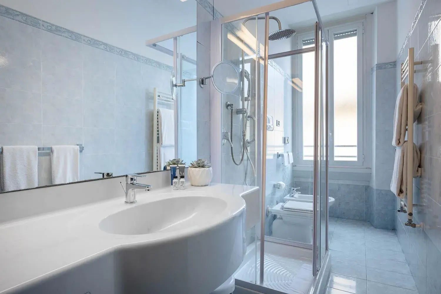 Shower in iH Hotels Milano Ambasciatori Shower in iH Hotels Milano Ambasciatori