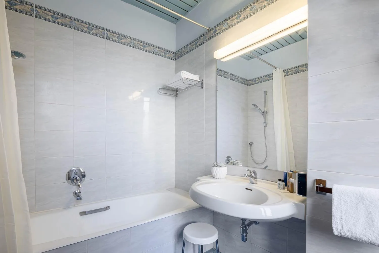 Bathroom in iH Hotels Milano Ambasciatori