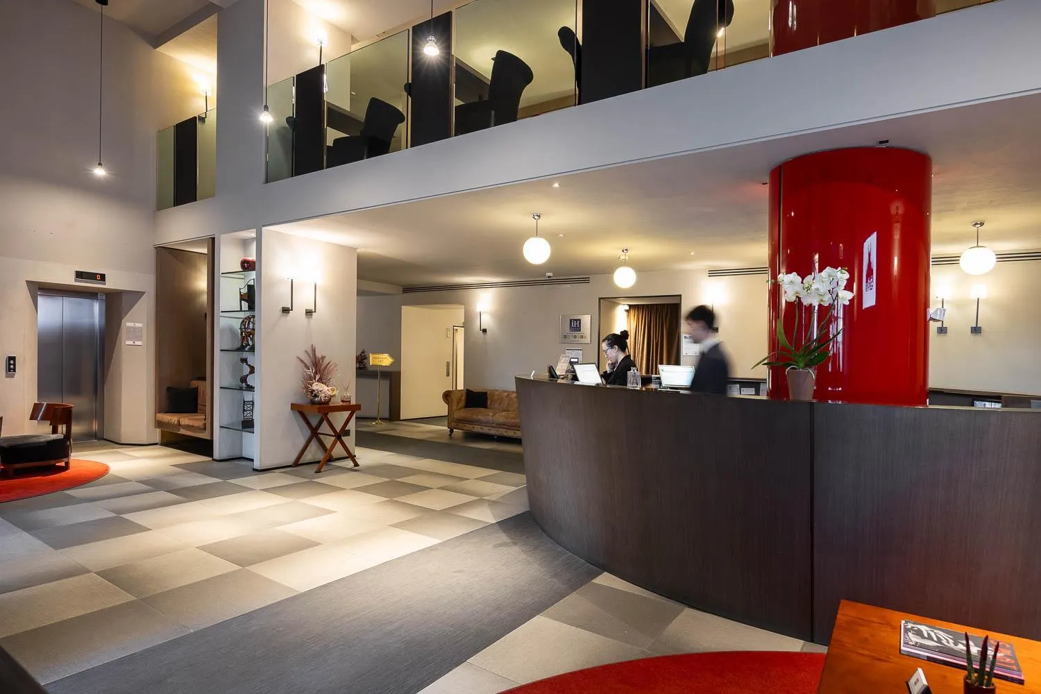 People in iH Hotels Milano Ambasciatori