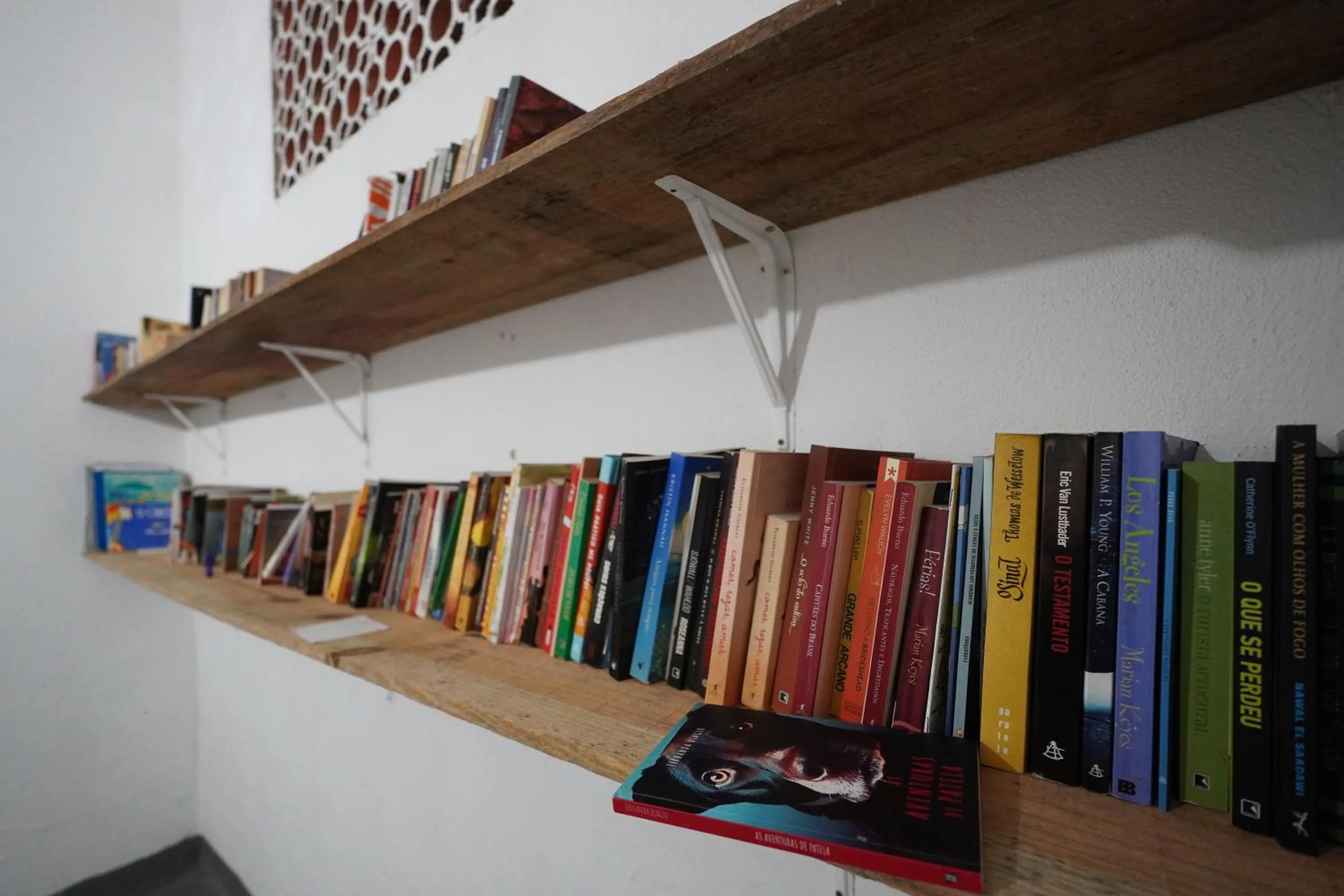 Library in Pousada Frezza Mergulho