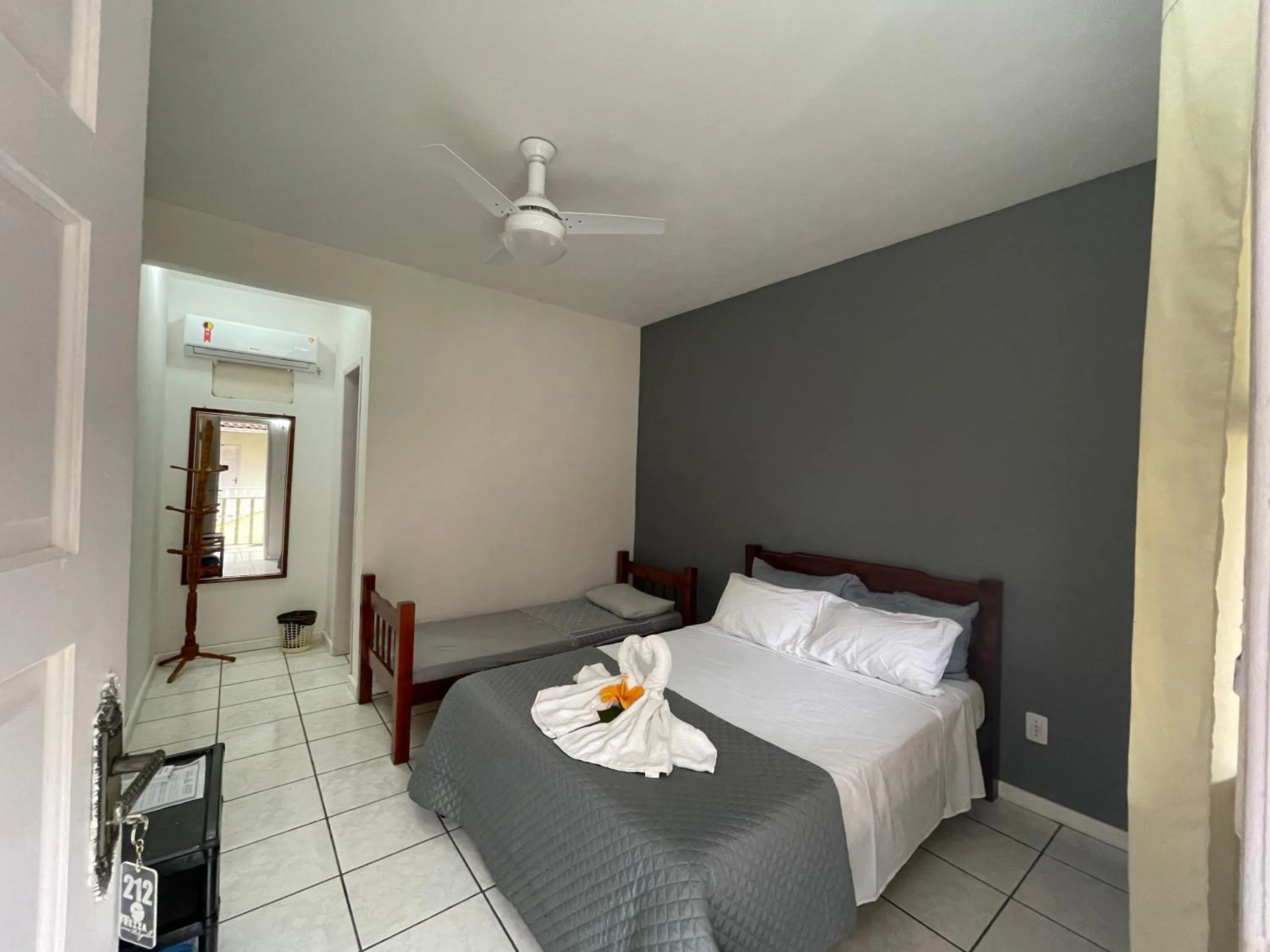 Photo of the whole room, Bed in Pousada Frezza Mergulho