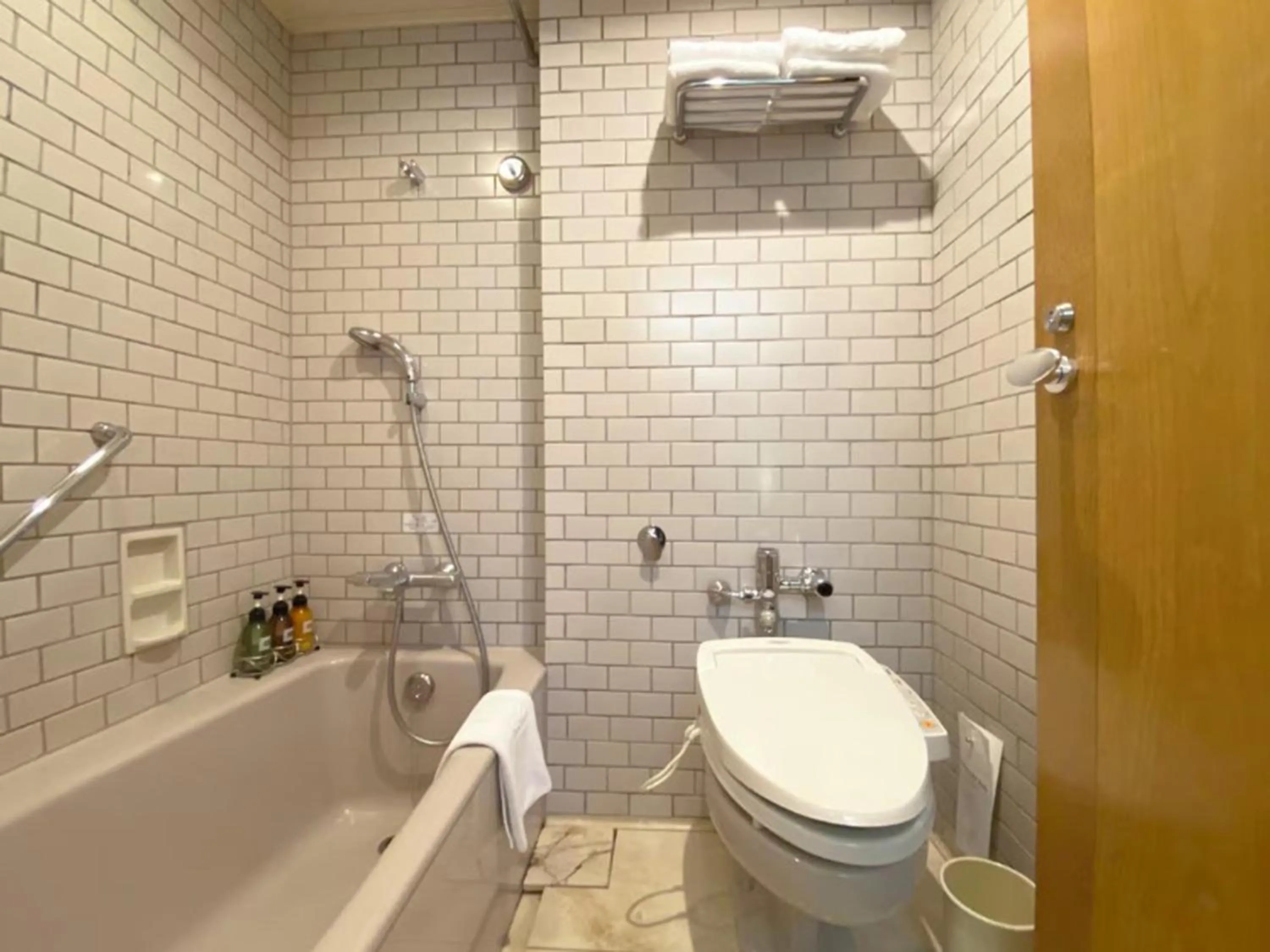 Shower in Kamakura Prince Hotel