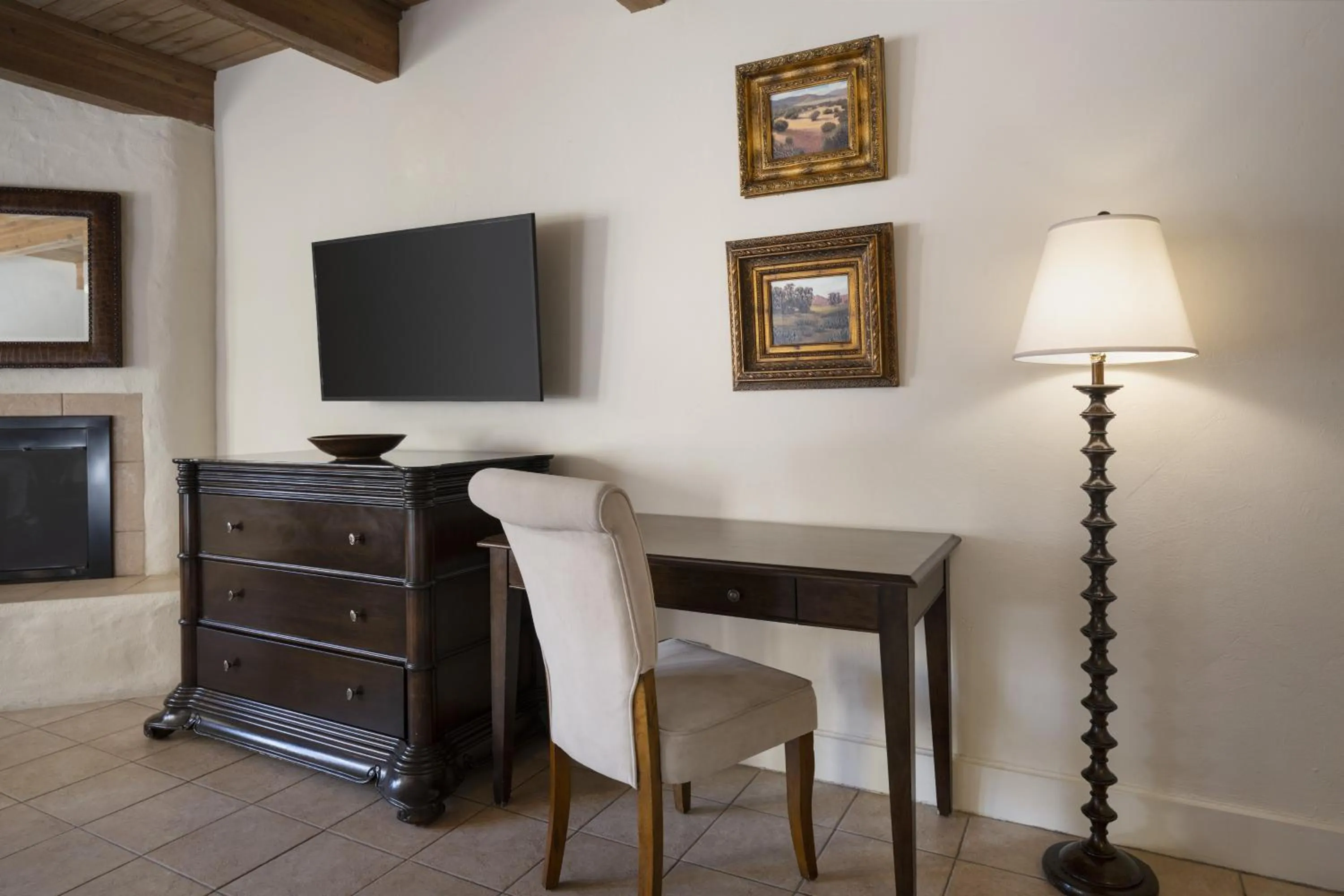 Living room in La Casa Del Zorro Resort & Spa