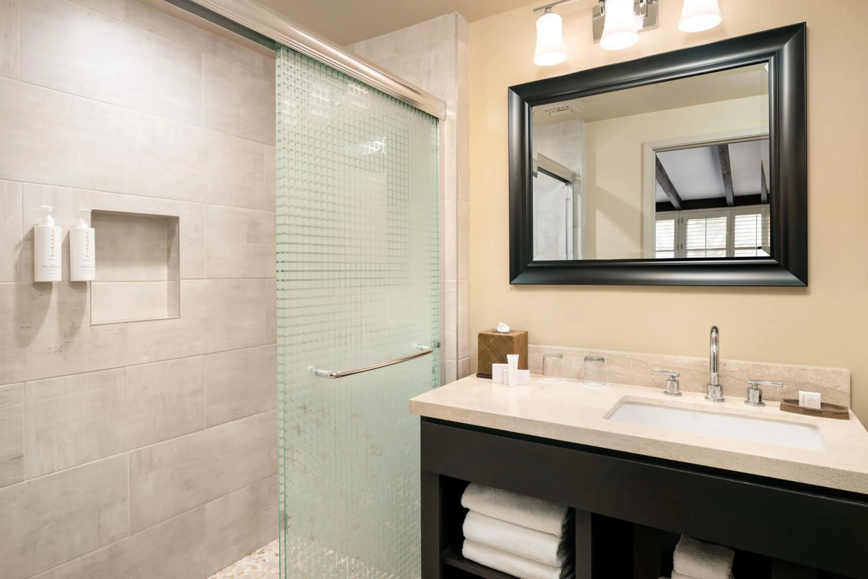 Bathroom in La Casa Del Zorro Resort & Spa