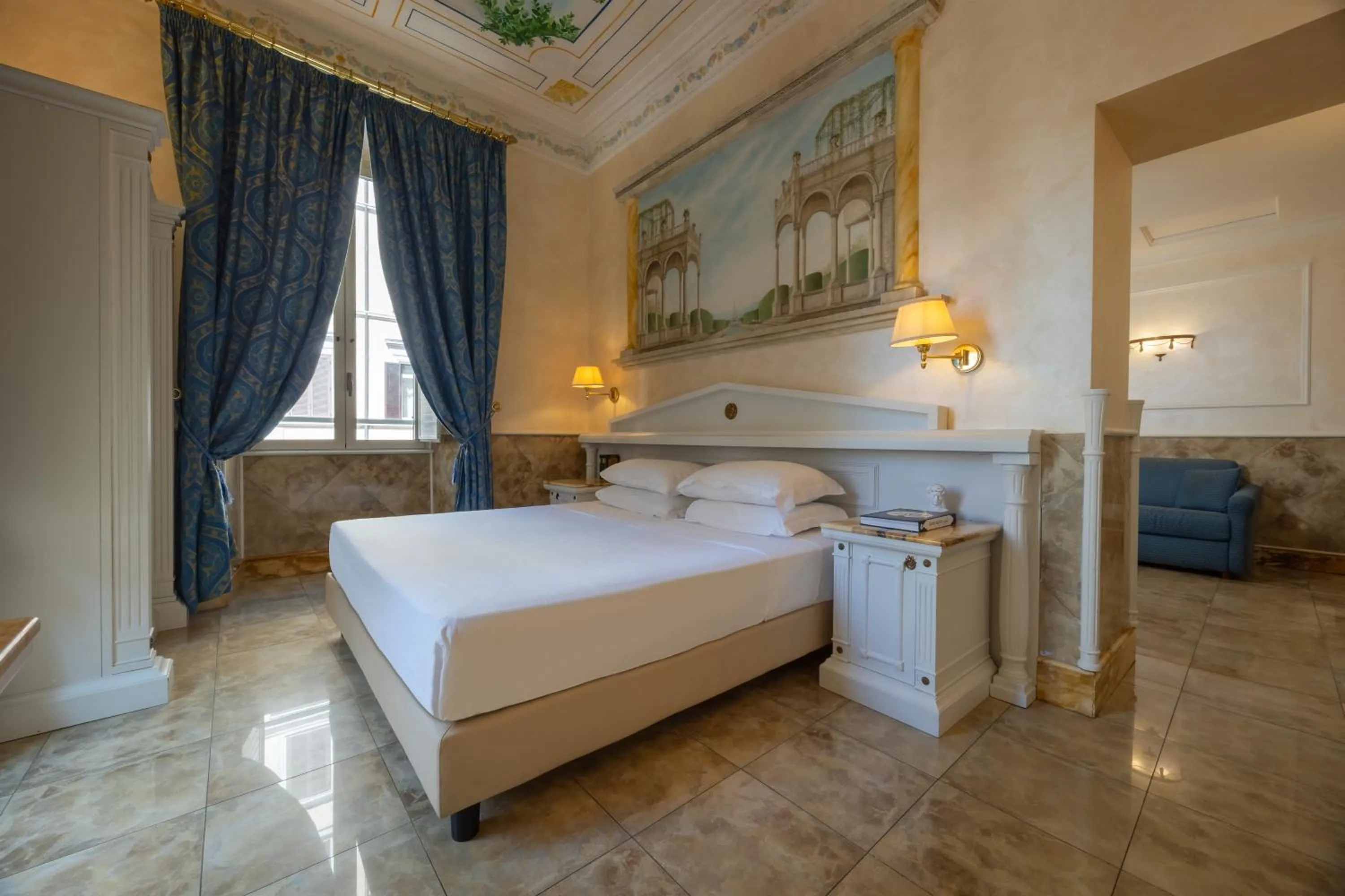 Bed in Hotel Palladium Palace