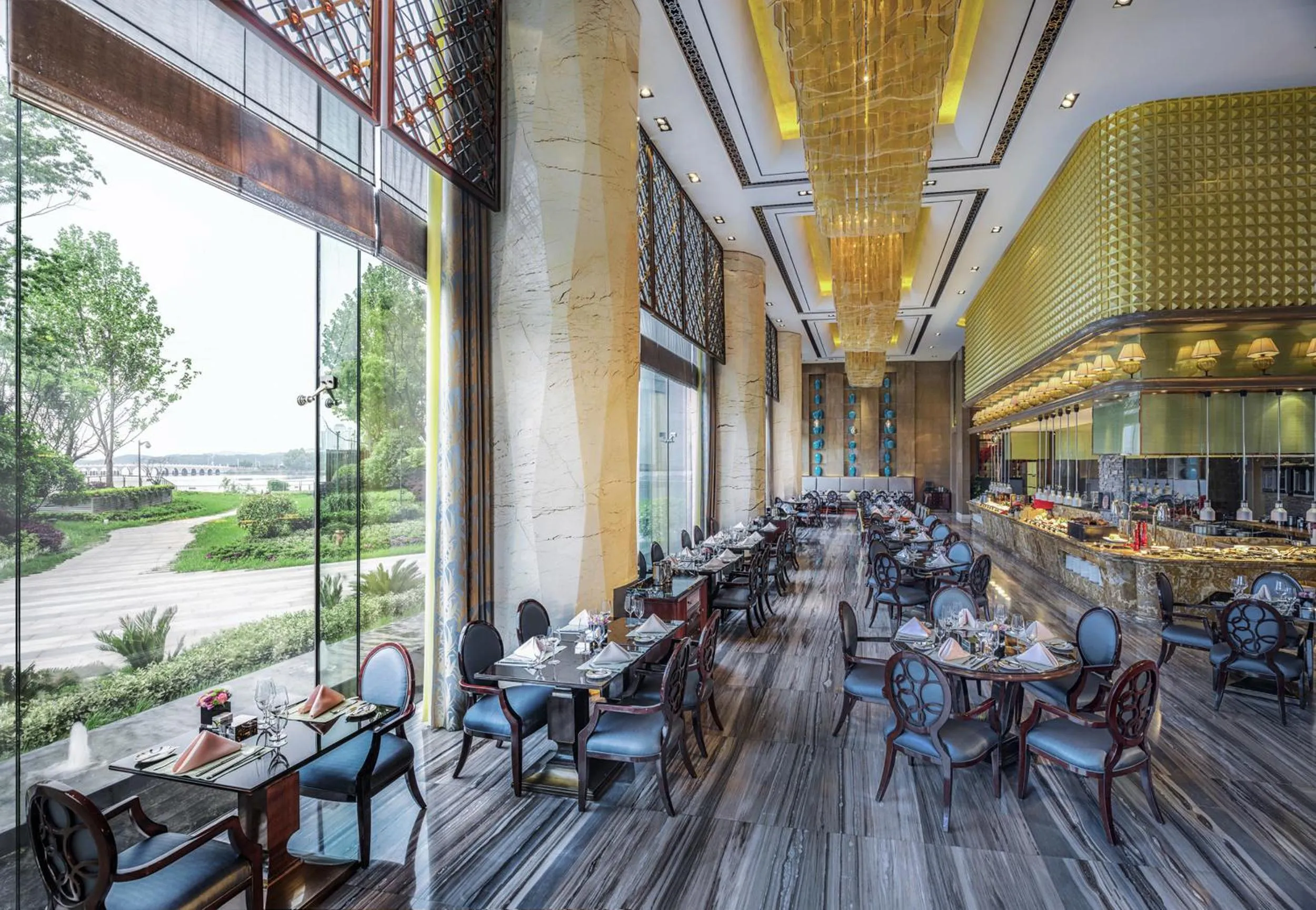 Restaurant/places to eat in Wanda Reign Wuhan