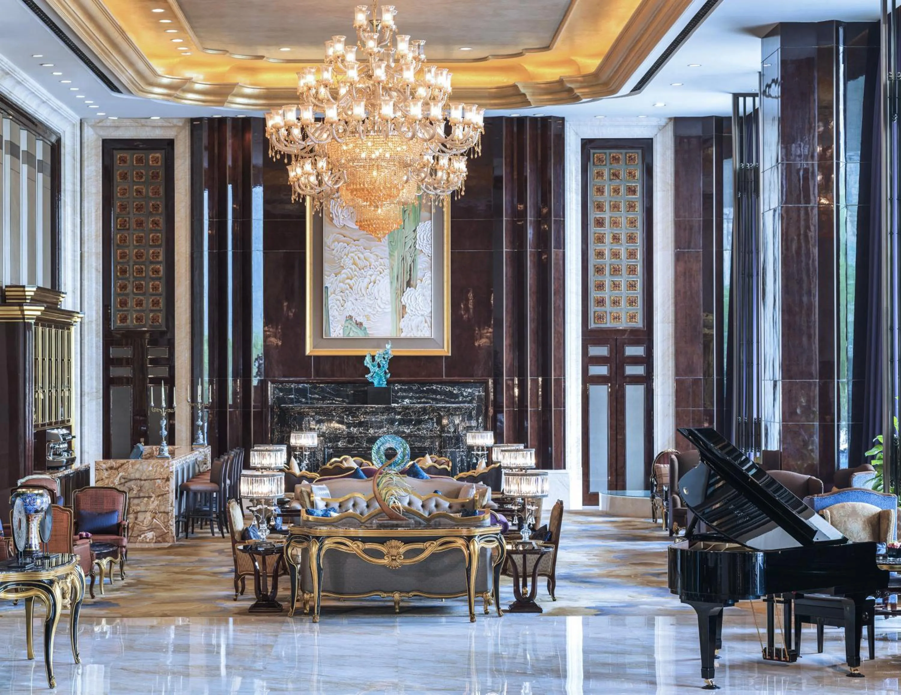 Lounge or bar in Wanda Reign Wuhan