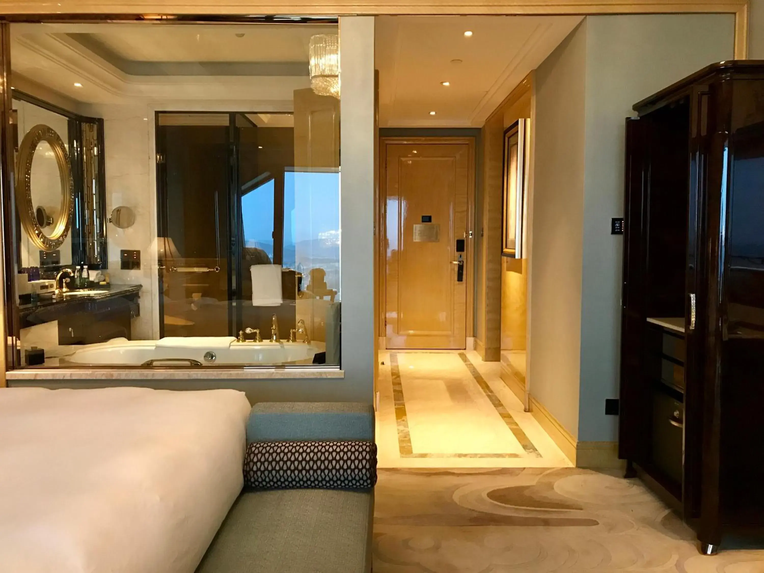 Decorative detail, Bed in Wanda Reign Wuhan Decorative detail, Bed in Wanda Reign Wuhan