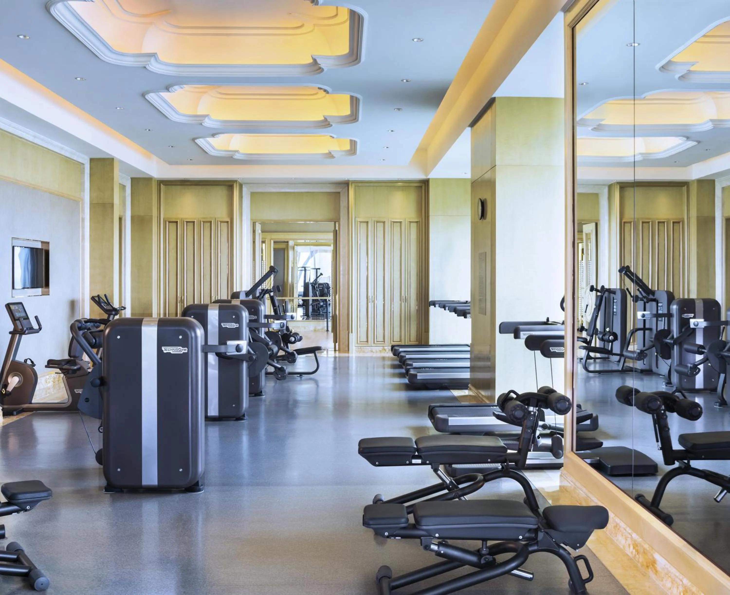 Fitness centre/facilities in Wanda Reign Wuhan