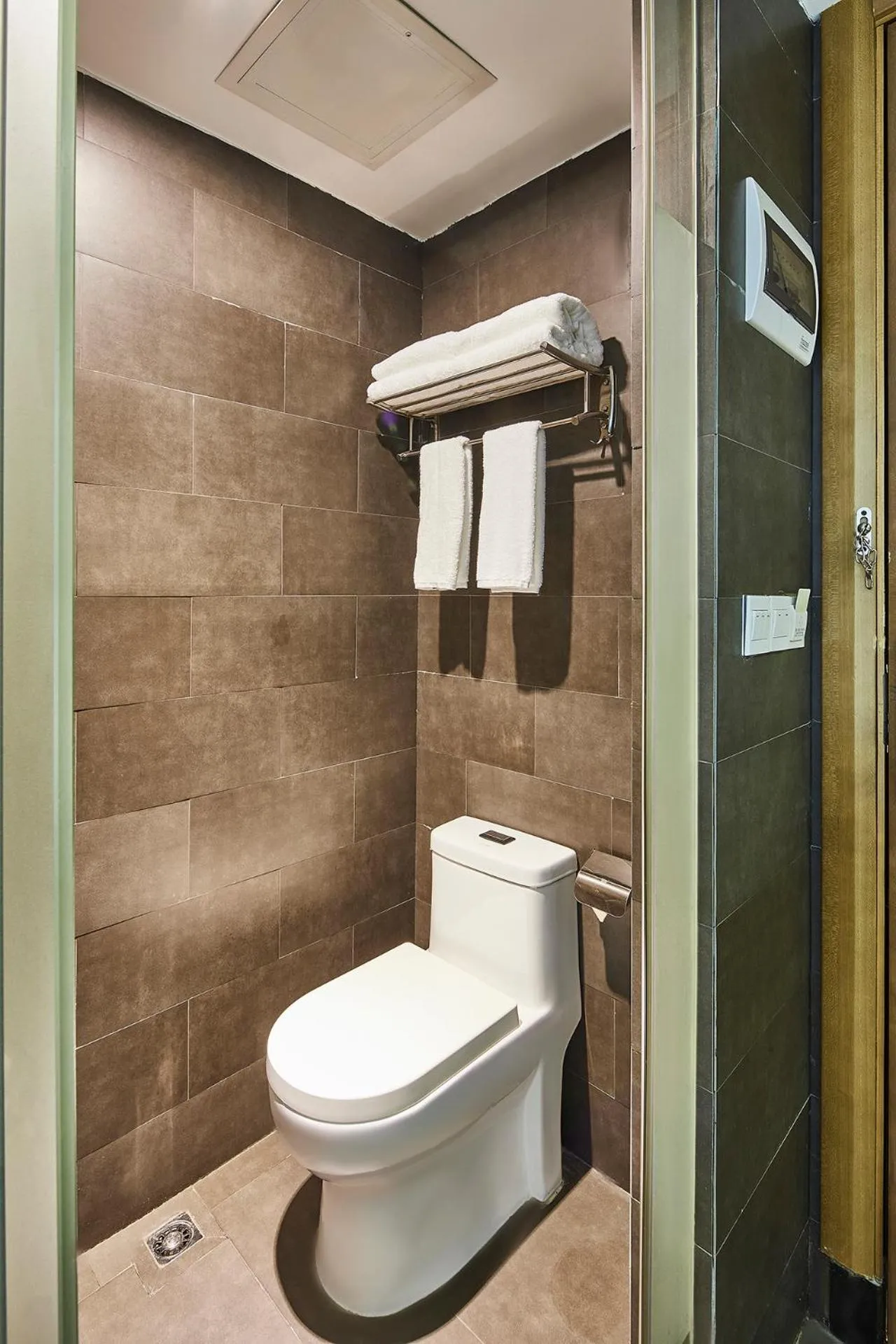 Toilet in Insail Hotels Guangzhou XiMenKou Subway Station Branch