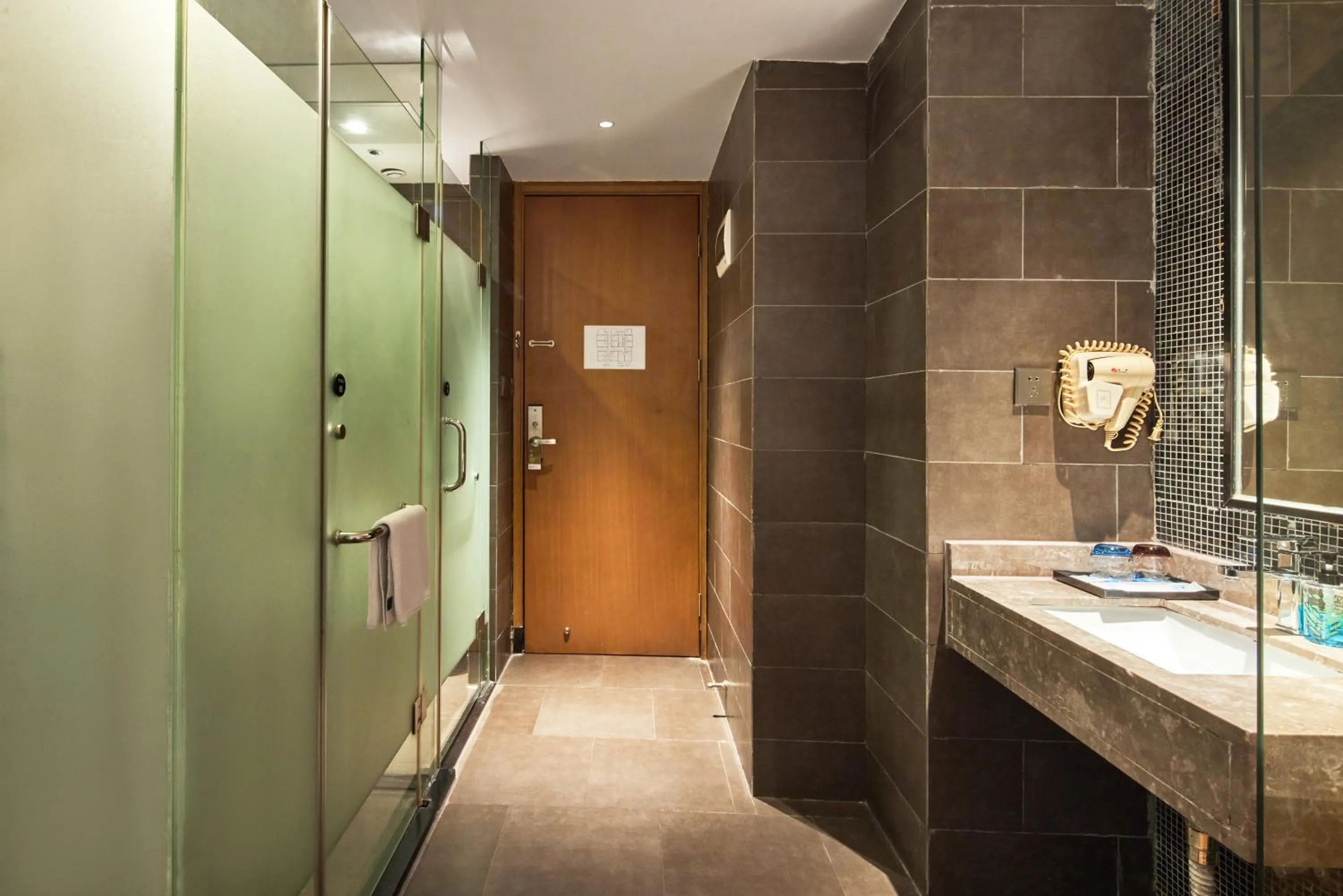 Shower in Insail Hotels Guangzhou XiMenKou Subway Station Branch