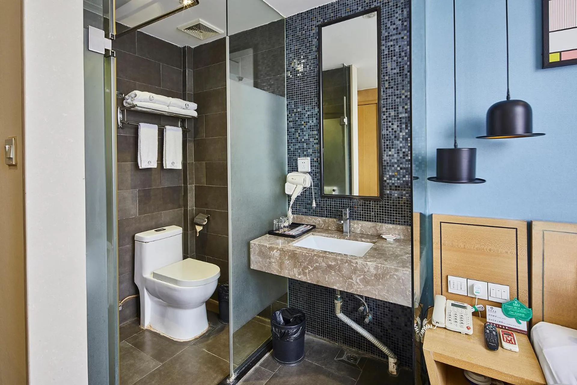 Shower in Insail Hotels Guangzhou XiMenKou Subway Station Branch
