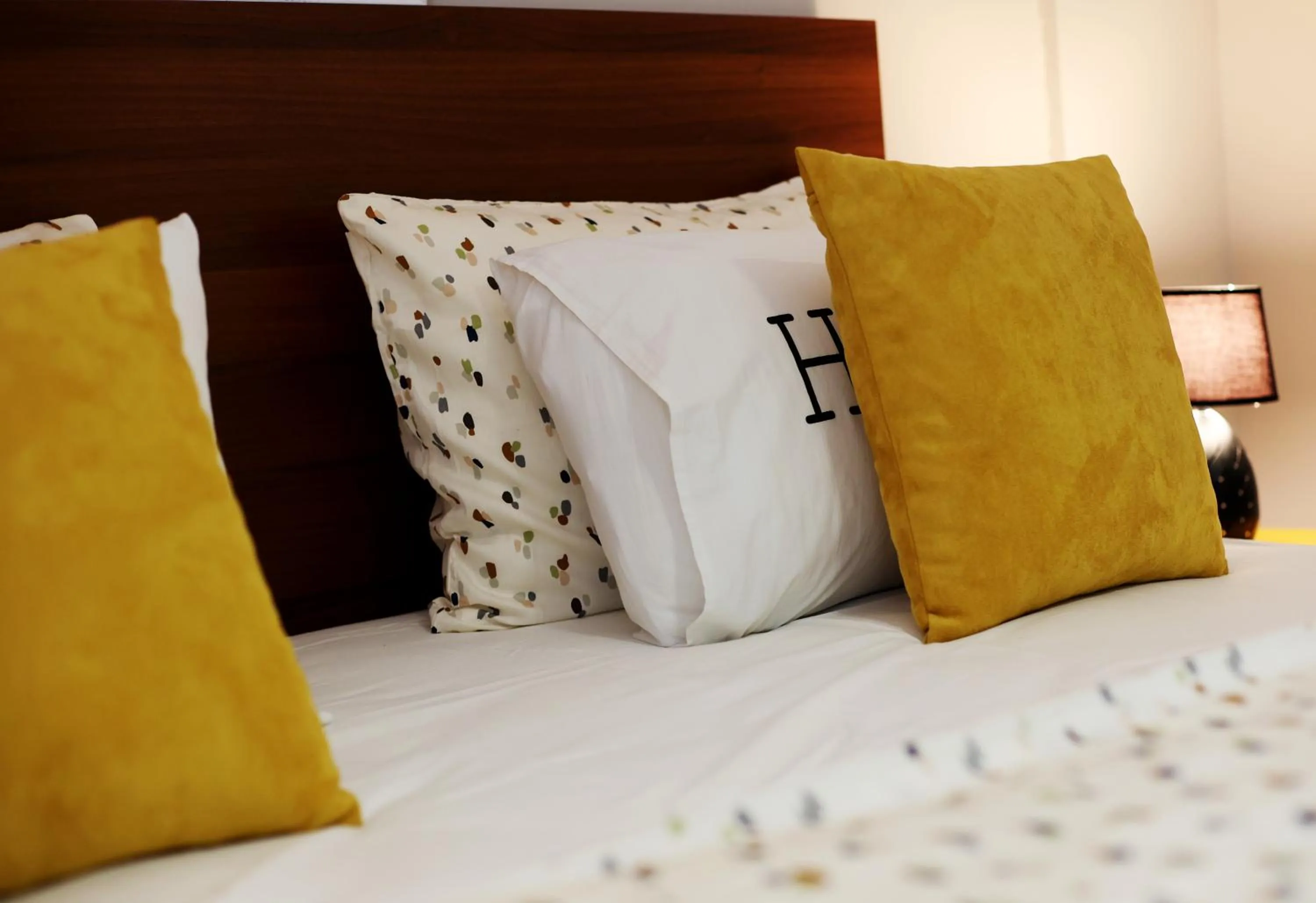 Bed in Atomium apartments