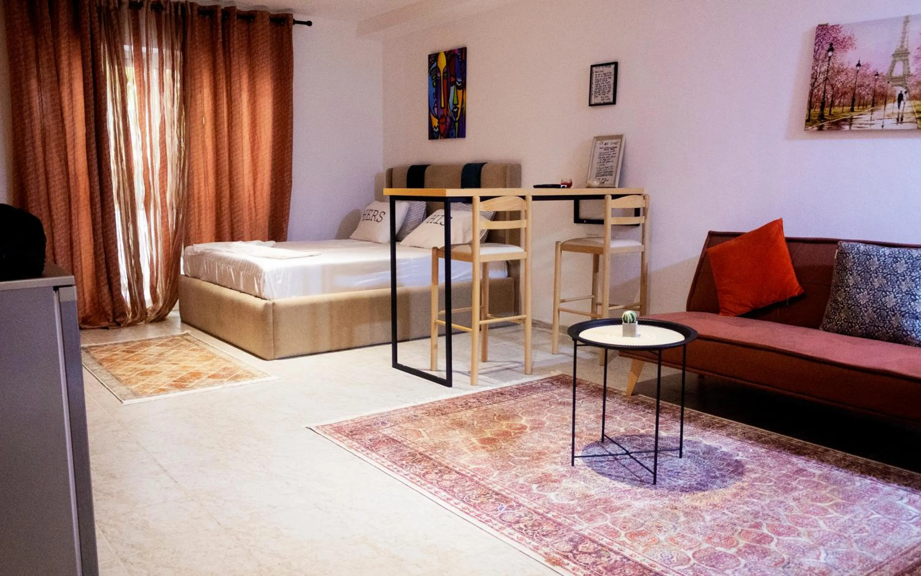 Bed in Atomium apartments