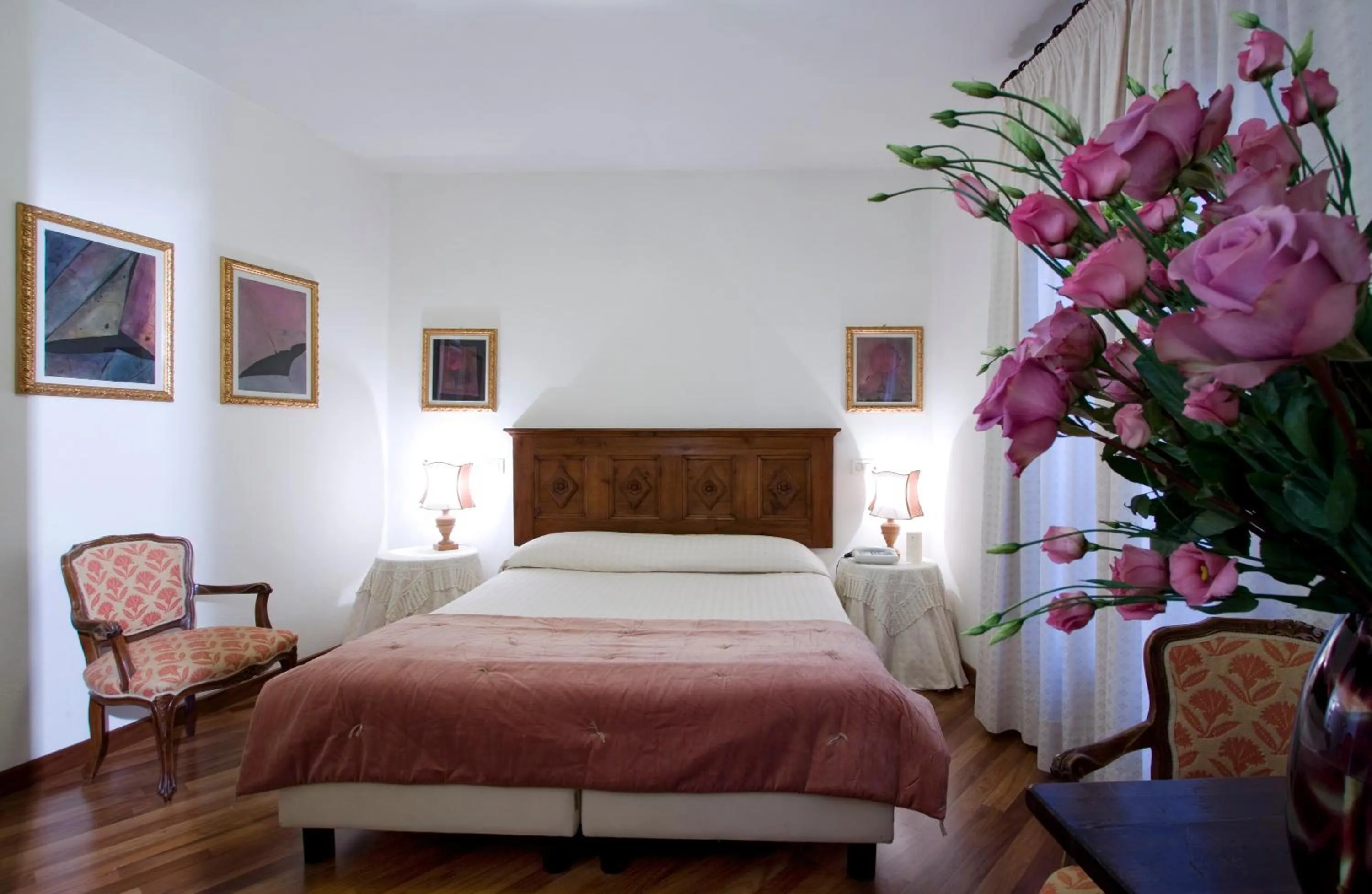 Bed in Hotel Columbia