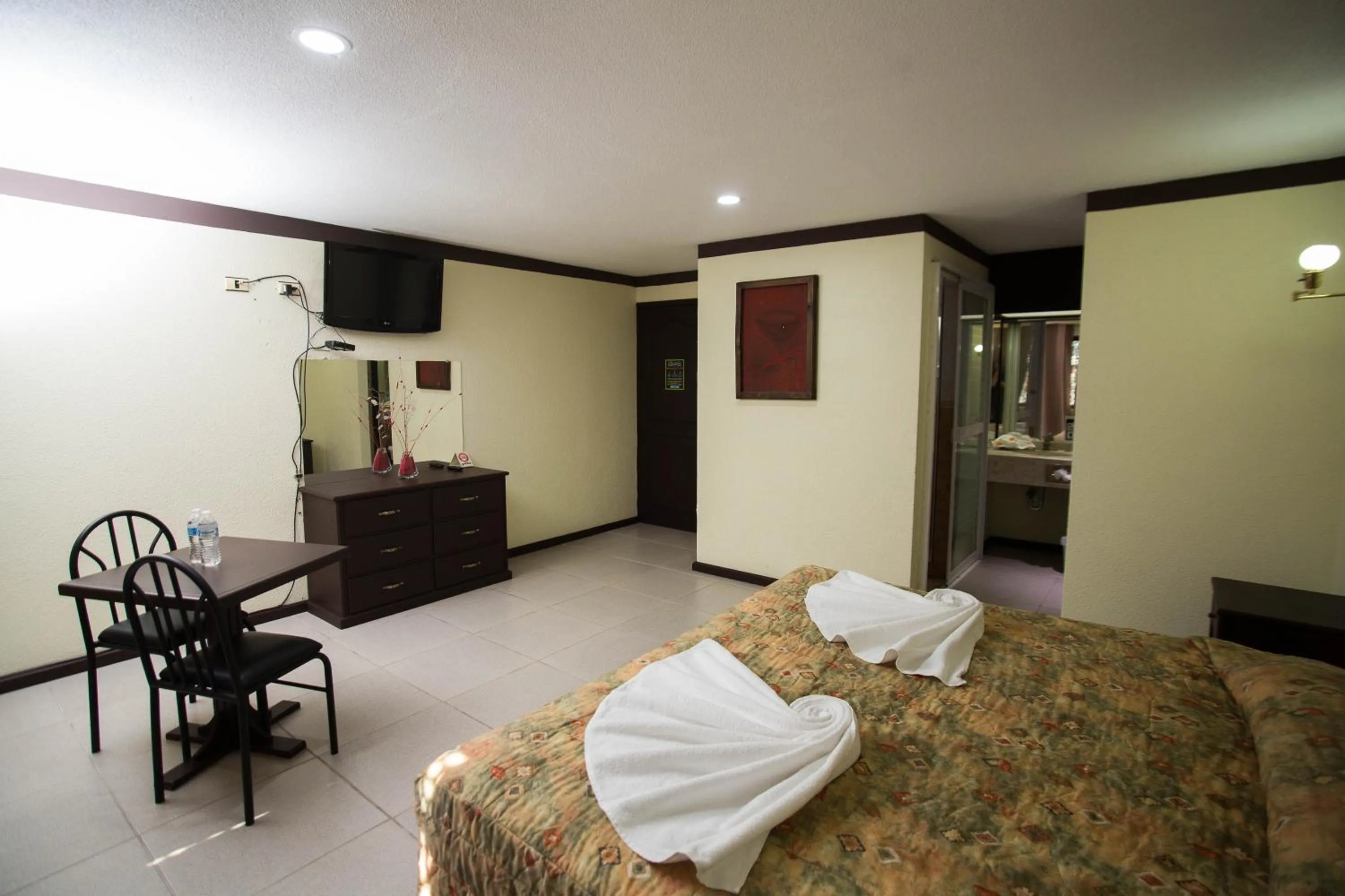 Bedroom, Bed in Hotel Restaurant 1904