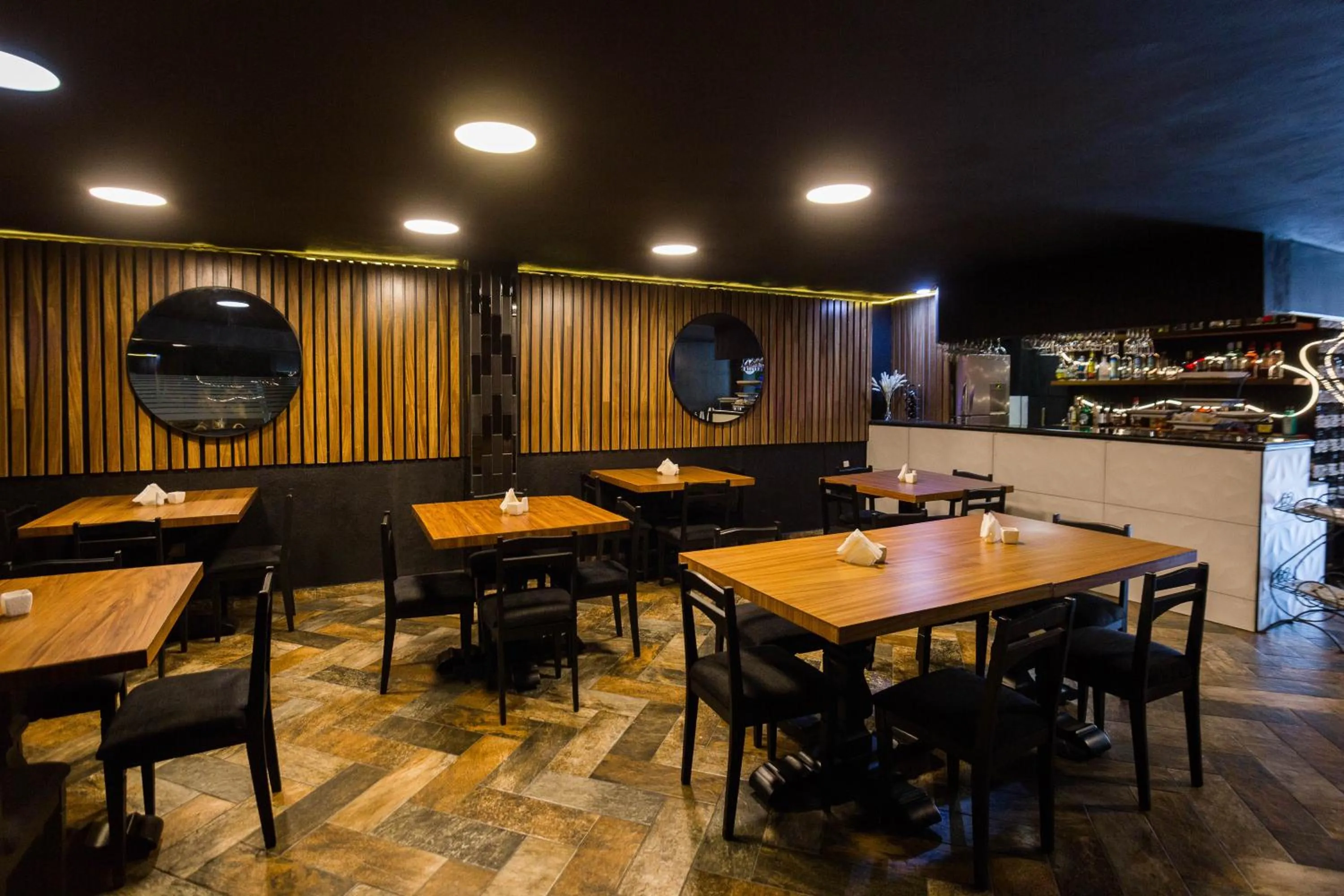 Restaurant/places to eat in Hotel Restaurant 1904