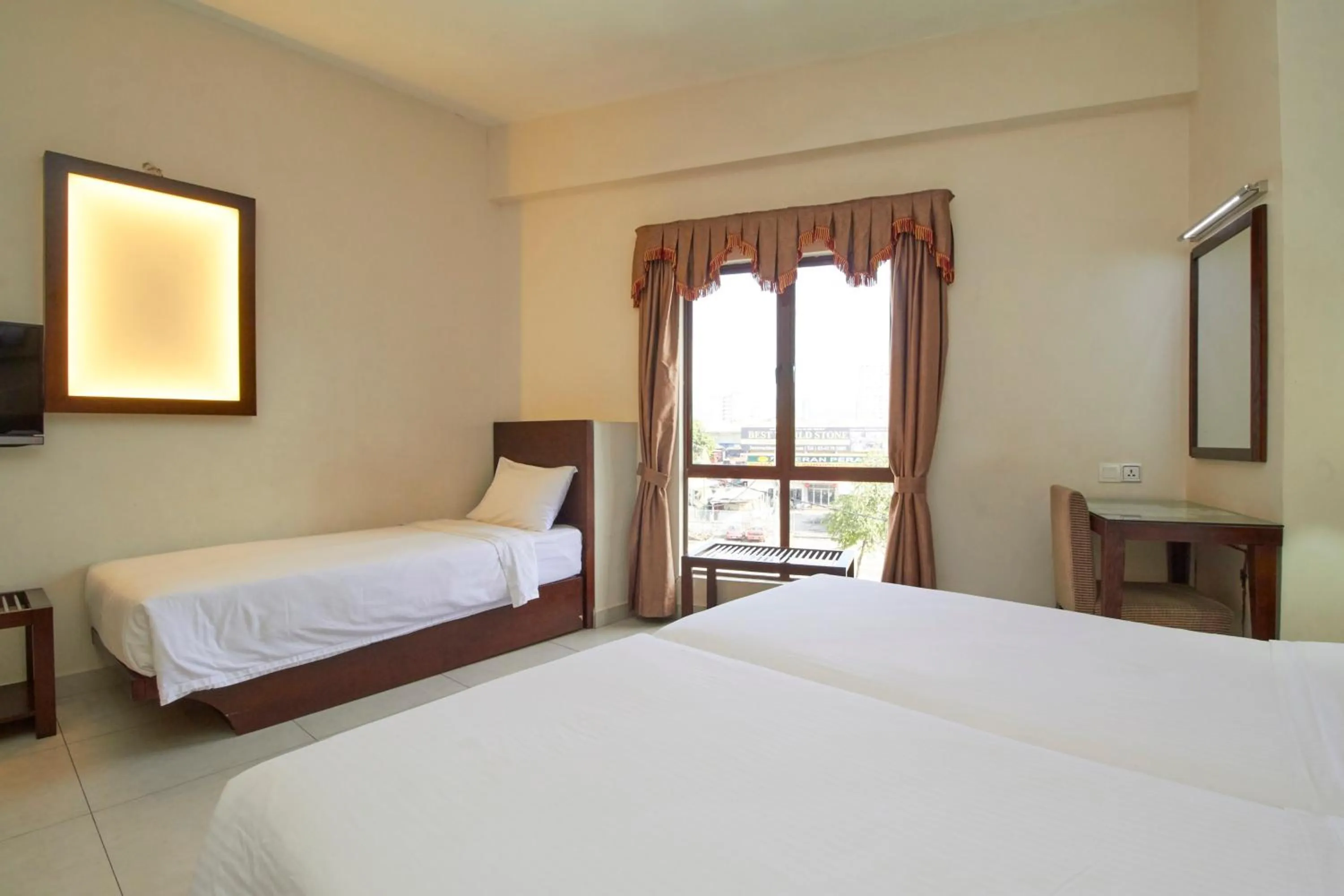 Bedroom, Bed in Kepong Hotel