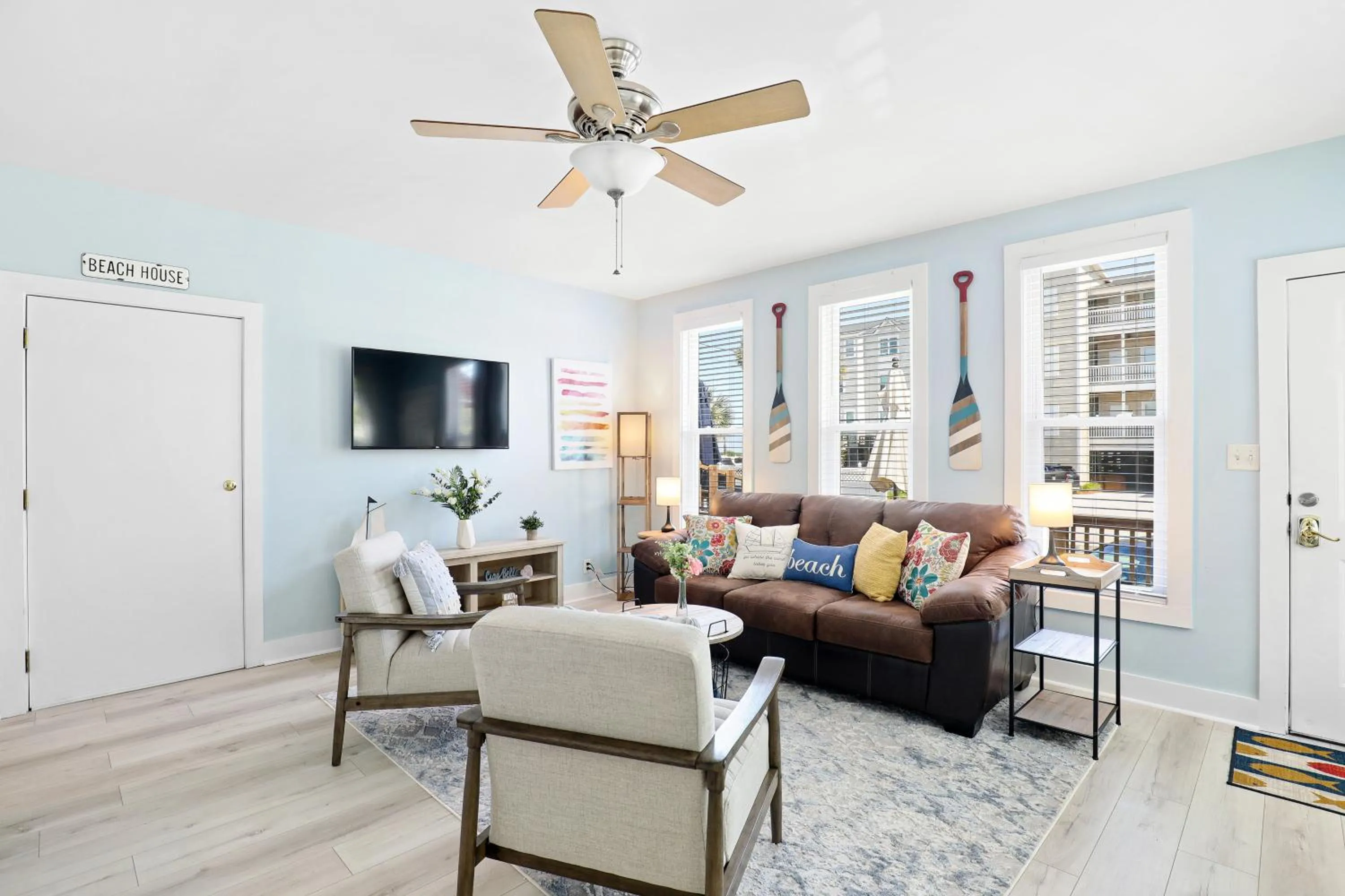 Salty Shack Unit A Dog Friendly Home Across from the Beach - Central Location