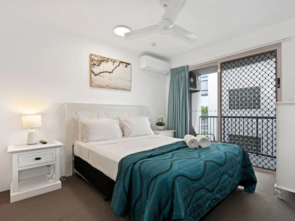 Bedroom, Bed in Riviera Resort