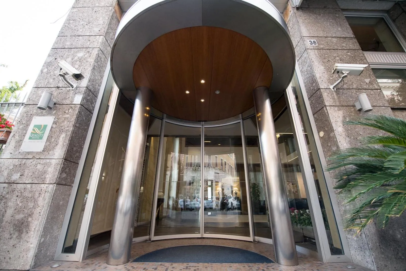 Facade/entrance in Quality Hotel Nova Domus