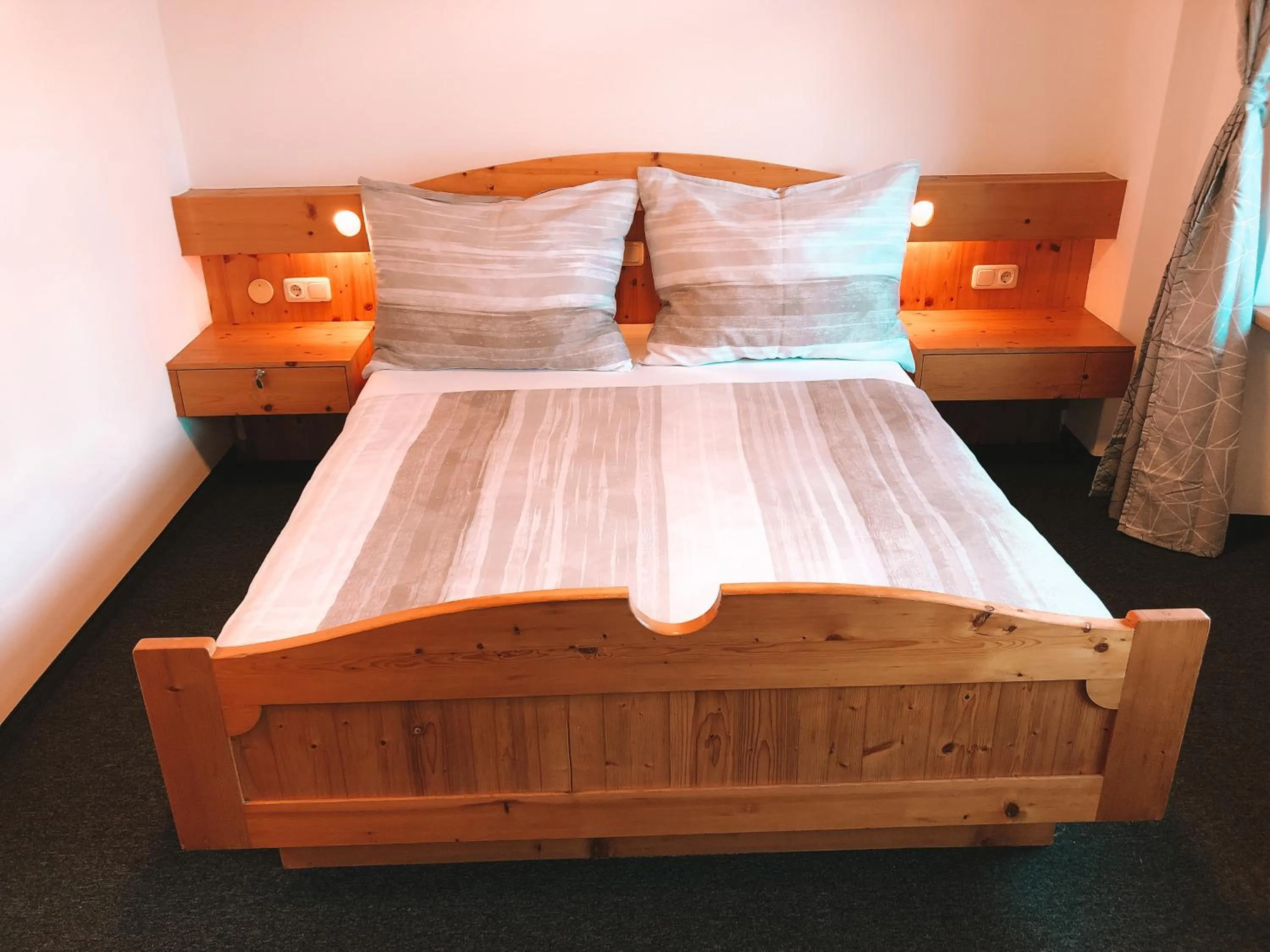 Bed in Green Natural Motel