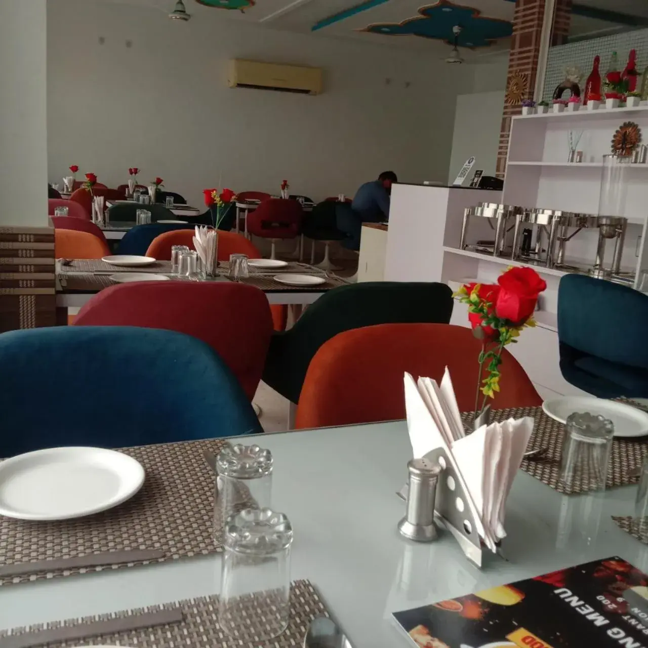 Restaurant/places to eat in Hotel Omni Plaza Restaurant/places to eat in Hotel Omni Plaza