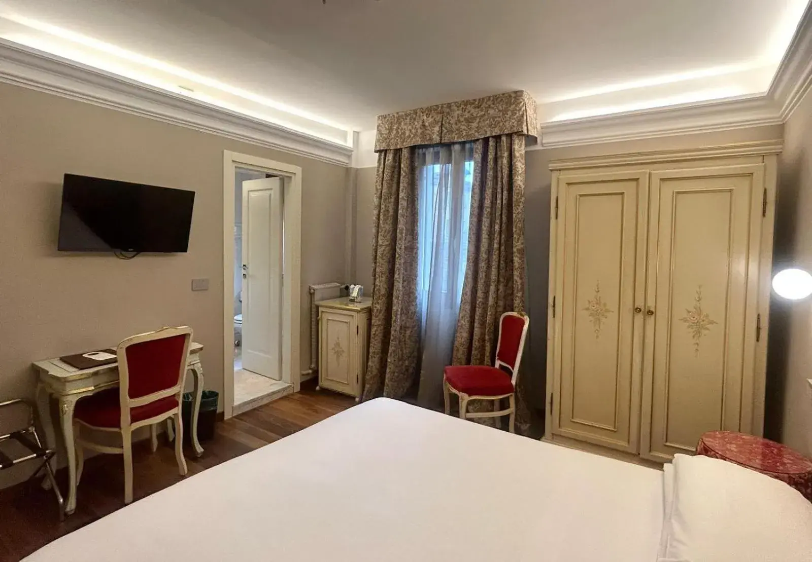 Bed in Albergo Cavalletto & Doge Orseolo Bed in Albergo Cavalletto & Doge Orseolo