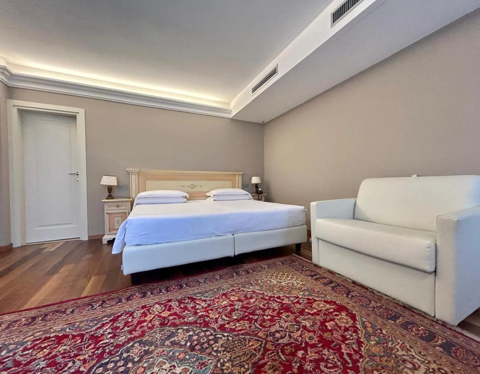 Bed in Albergo Cavalletto & Doge Orseolo