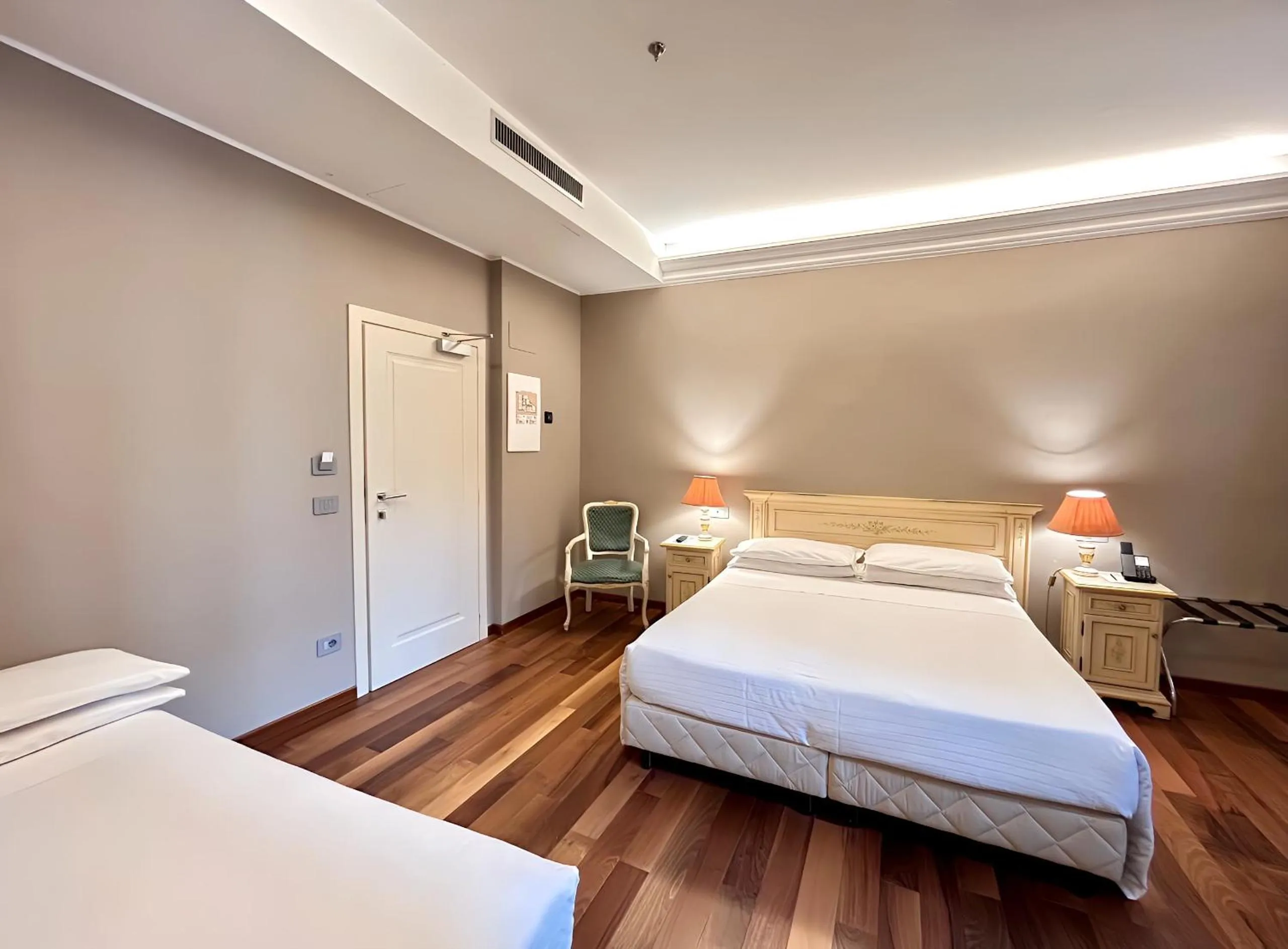 Bed in Albergo Cavalletto & Doge Orseolo