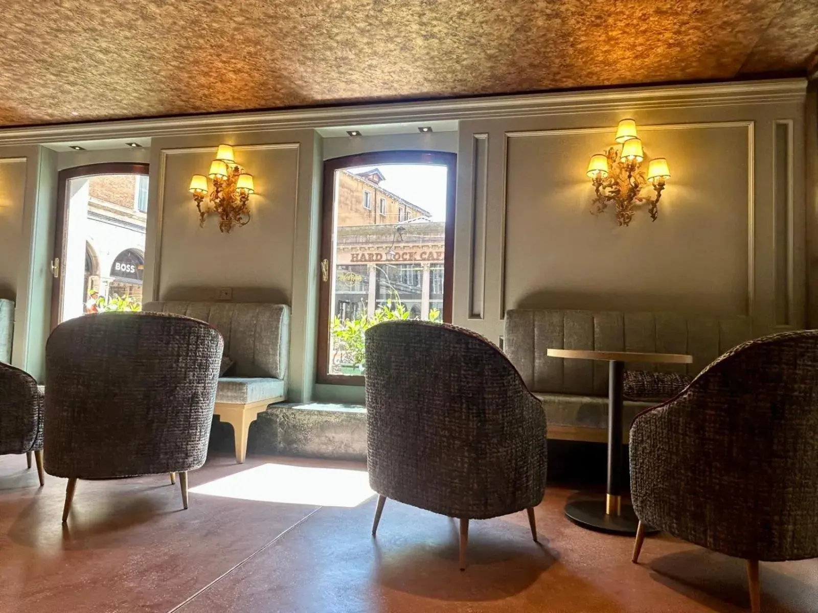 Lounge or bar in Albergo Cavalletto & Doge Orseolo Lounge or bar in Albergo Cavalletto & Doge Orseolo