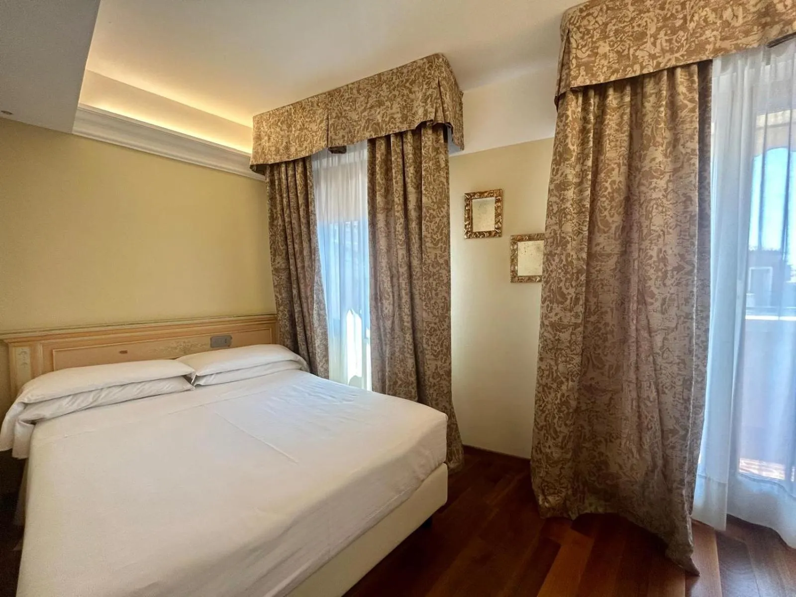 Bed in Albergo Cavalletto & Doge Orseolo