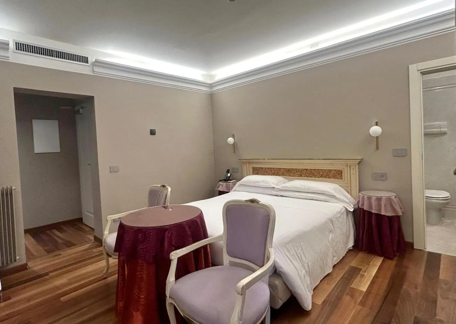 Bed in Albergo Cavalletto & Doge Orseolo