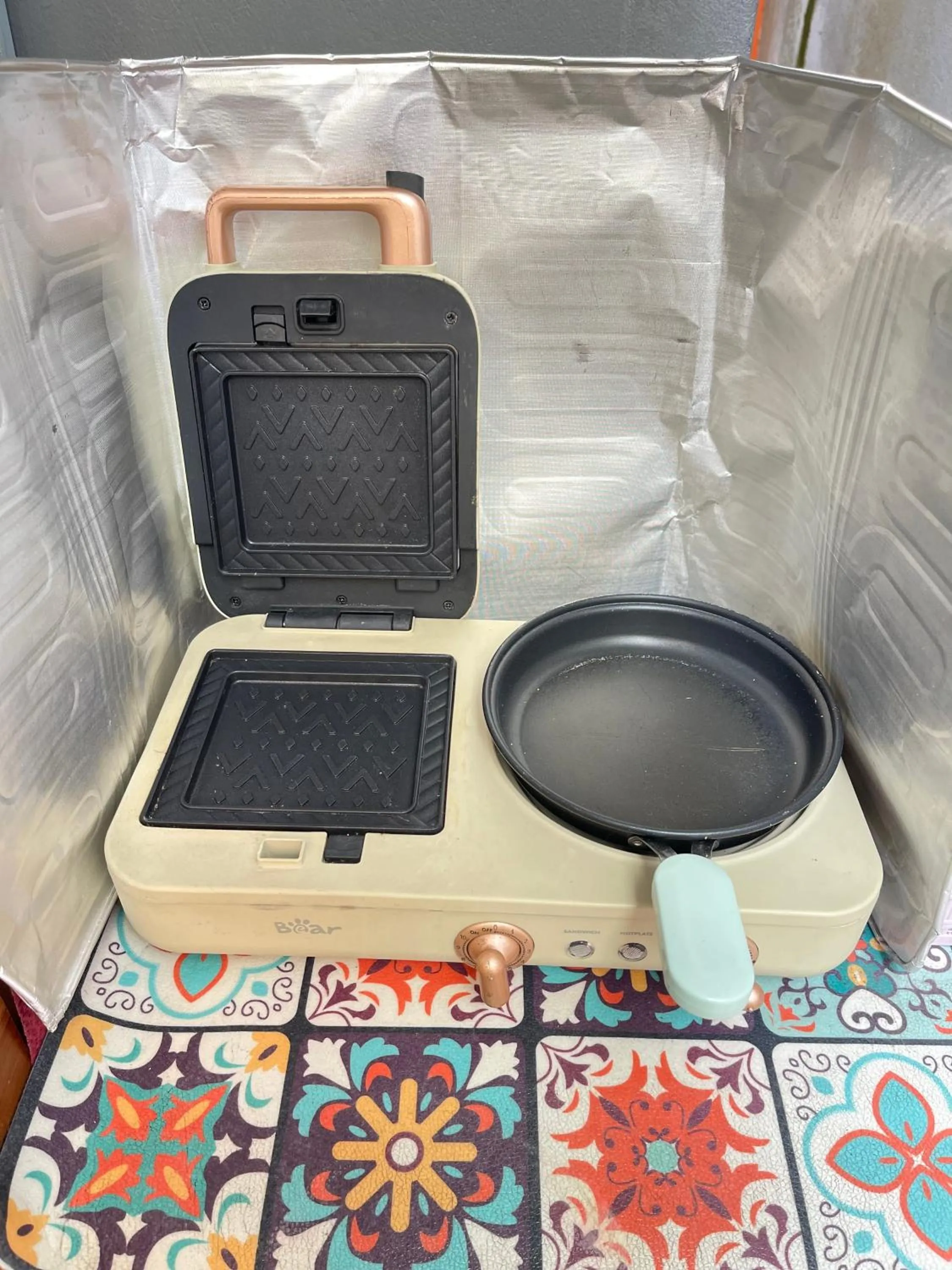 Communal kitchen in Good 9 at Home