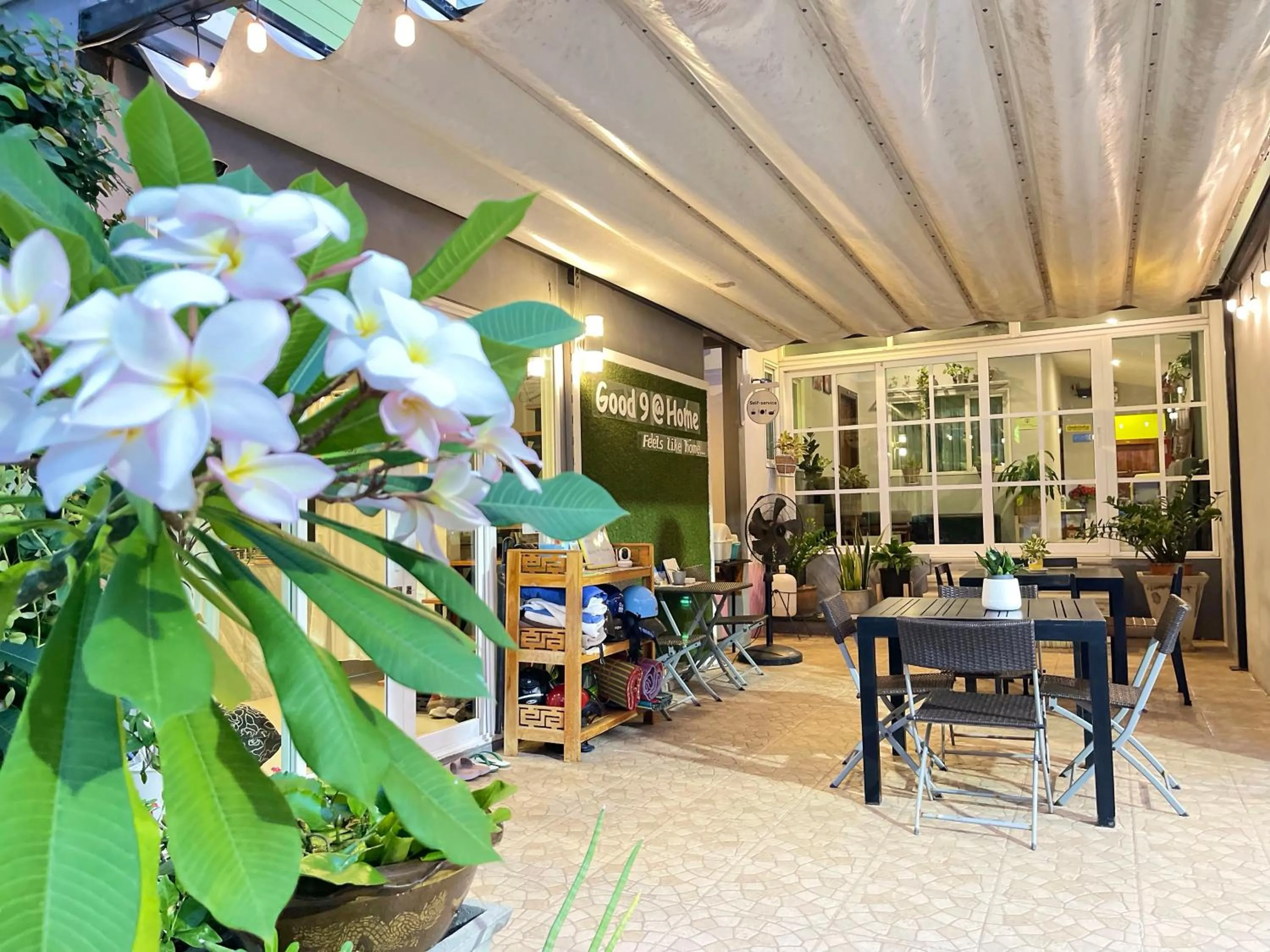 Seating area in Good 9 at Home