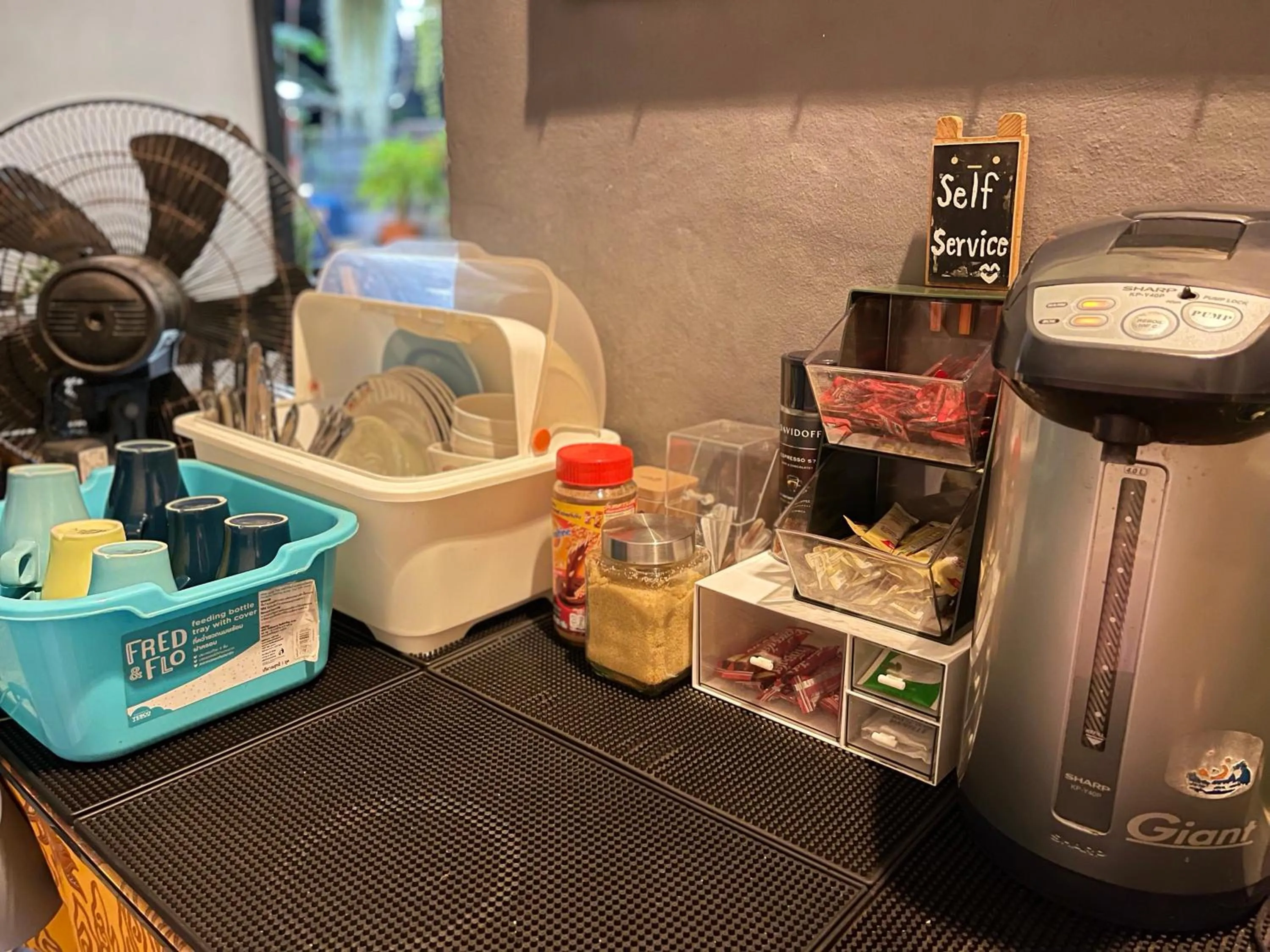 Coffee/tea facilities in Good 9 at Home