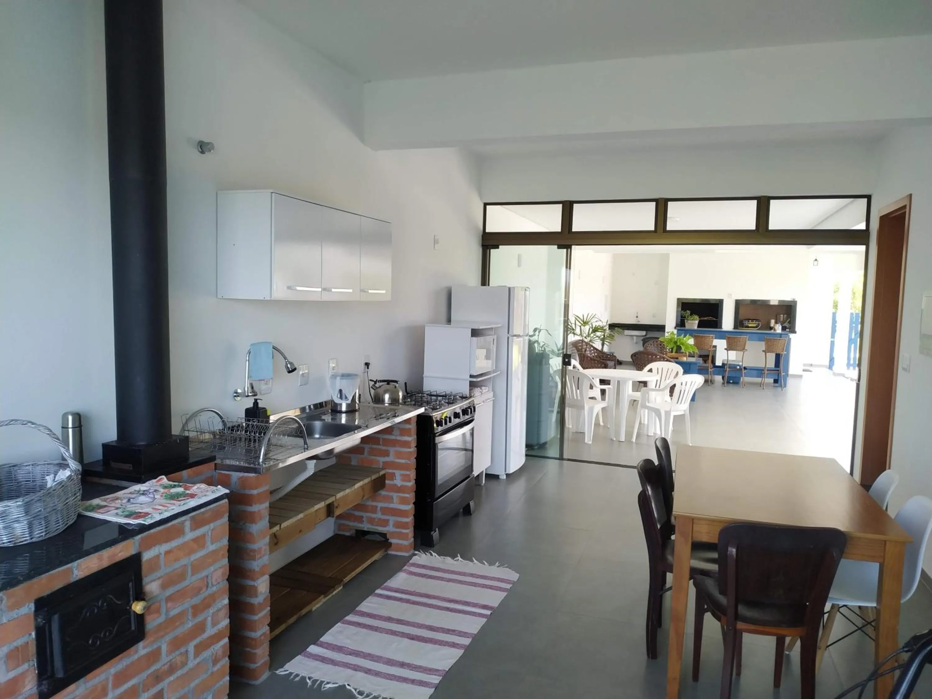 Kitchen or kitchenette in Bella Ciao Hospedaria