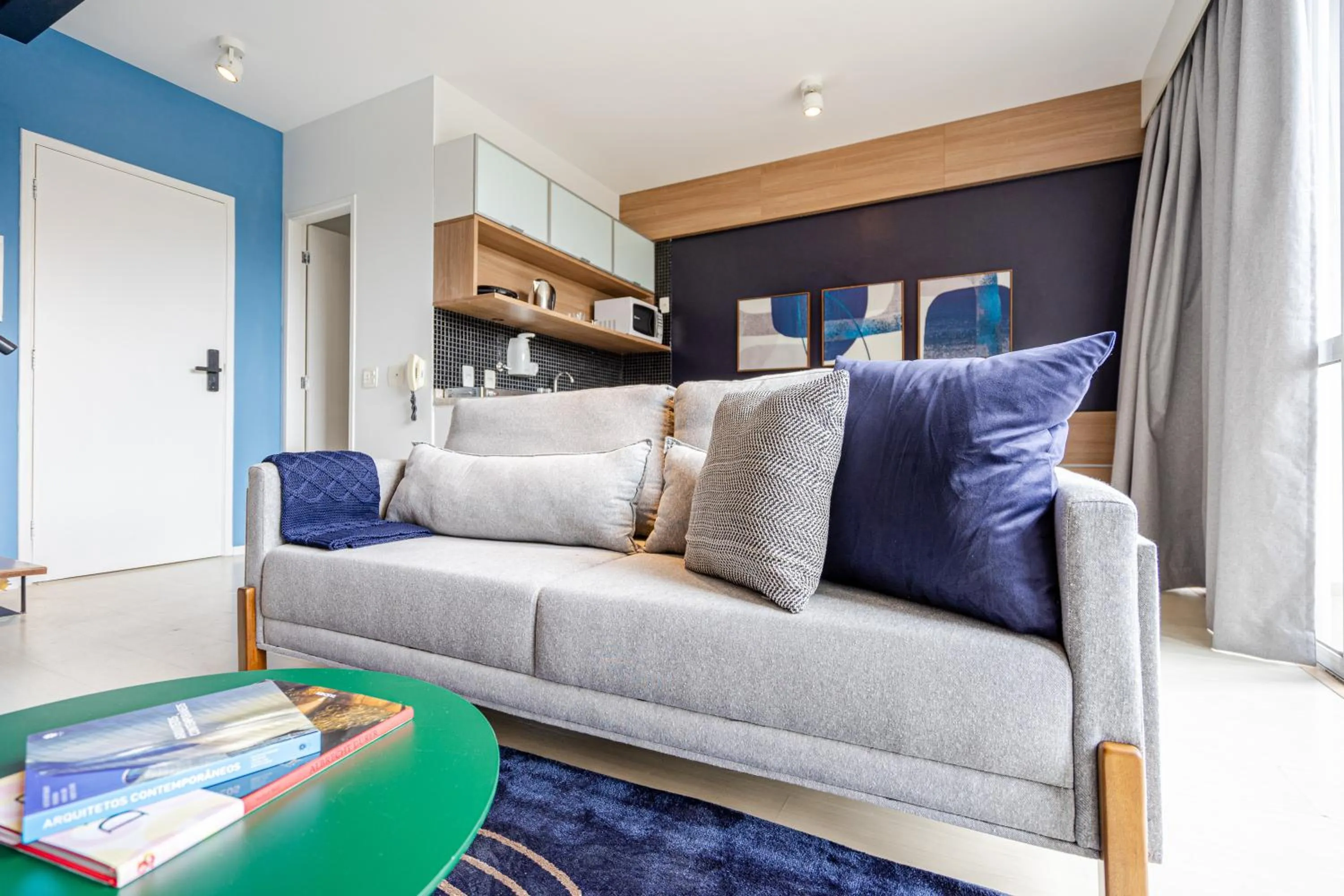 Day in Charlie NYC Berrini