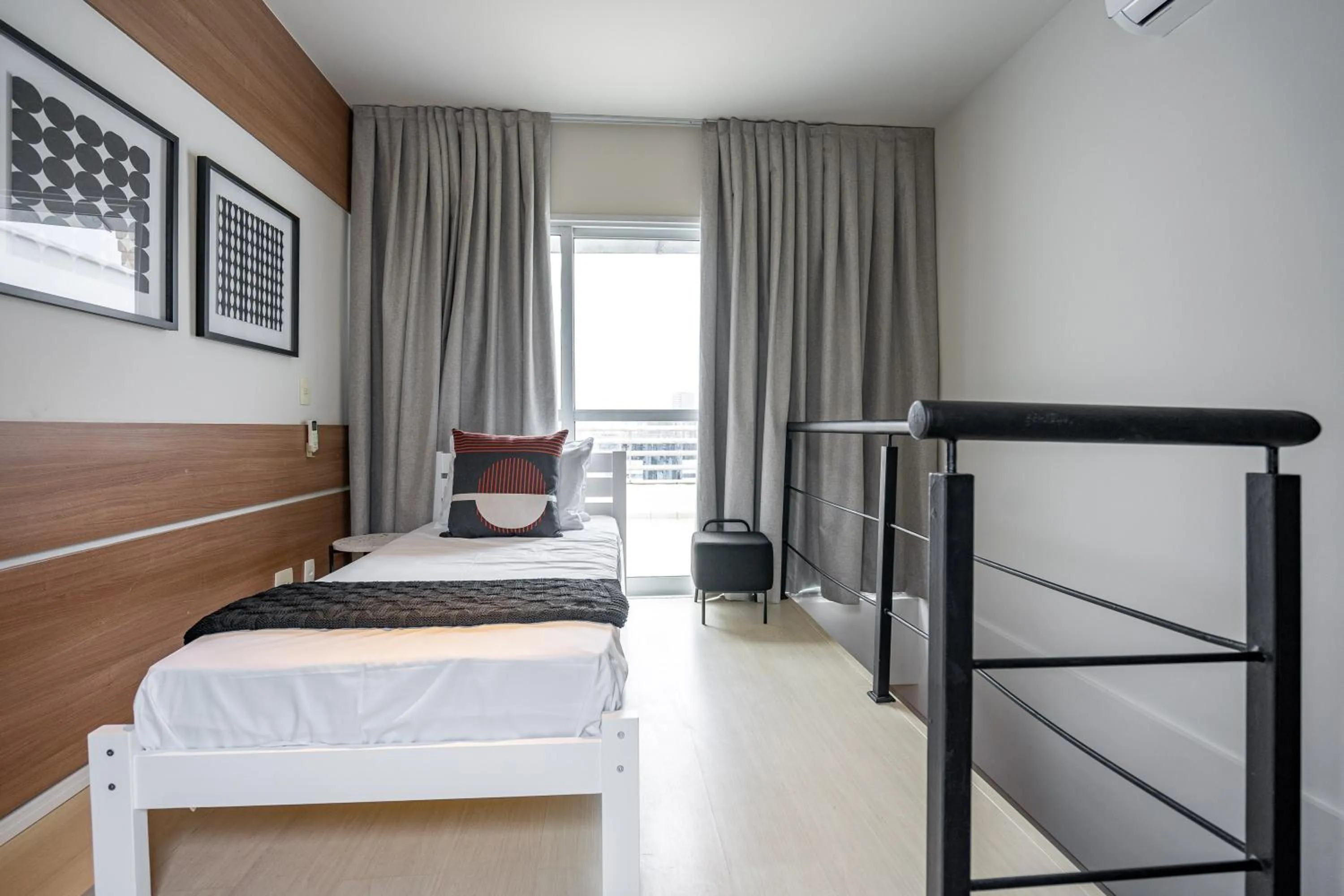 Bed in Charlie NYC Berrini