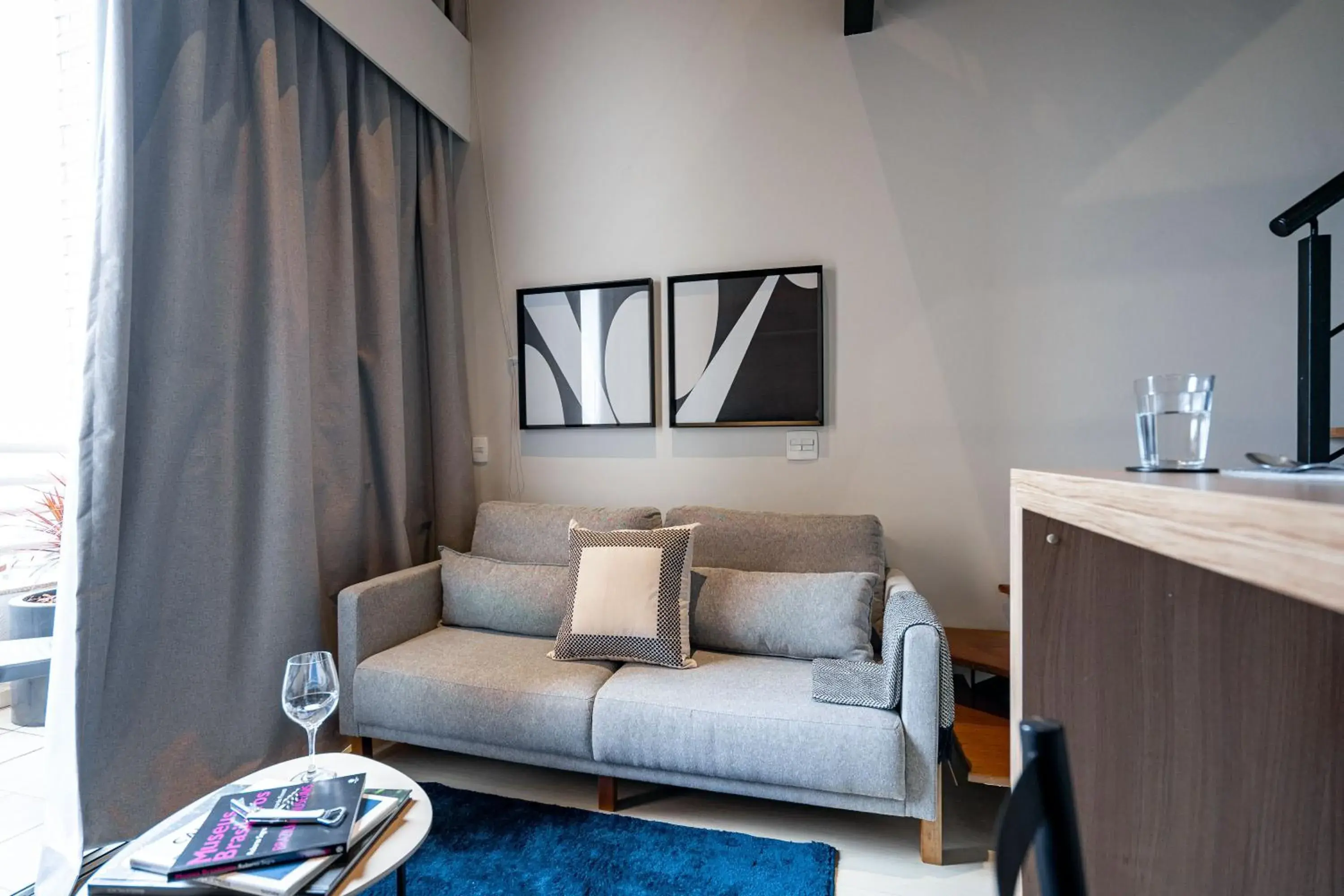 Living room in Charlie NYC Berrini Living room in Charlie NYC Berrini