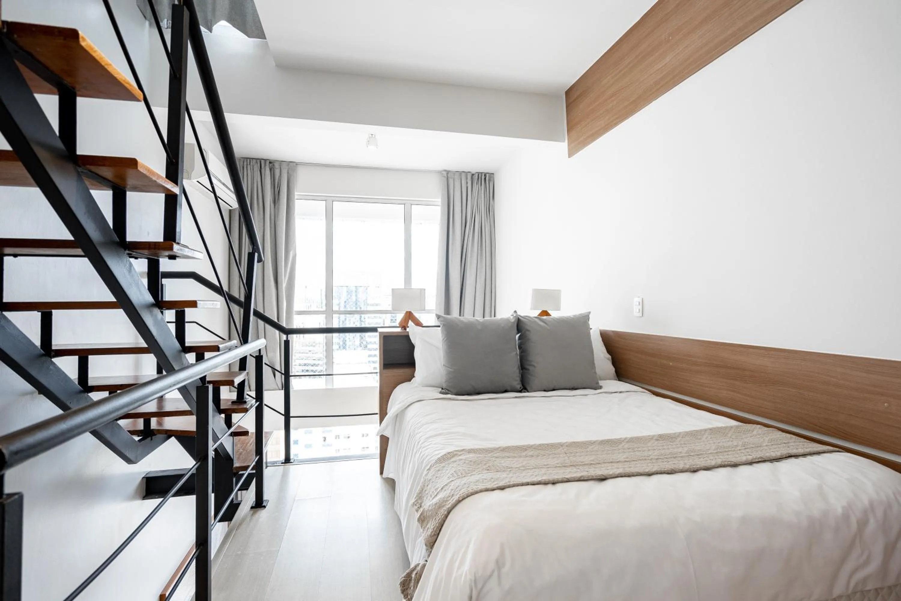 Bed in Charlie NYC Berrini