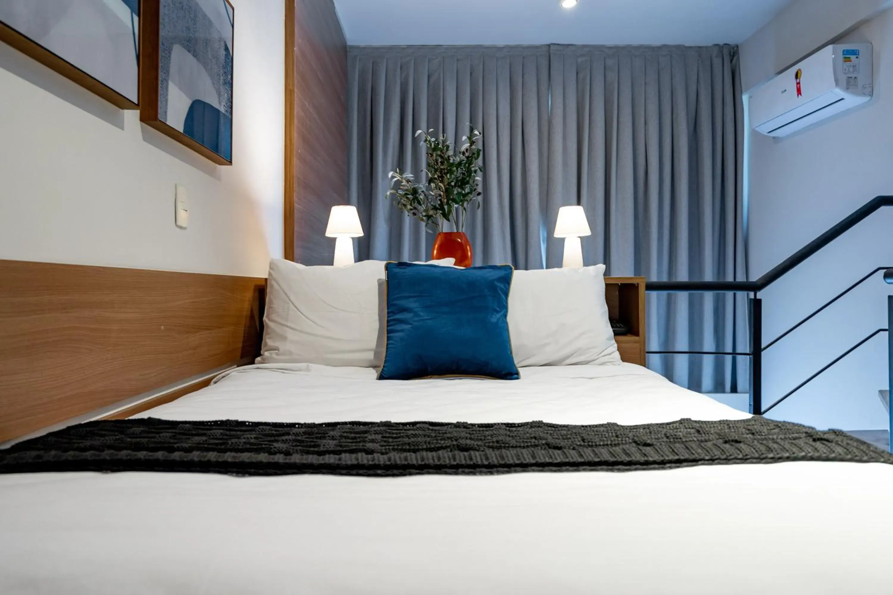 Bed in Charlie NYC Berrini Bed in Charlie NYC Berrini