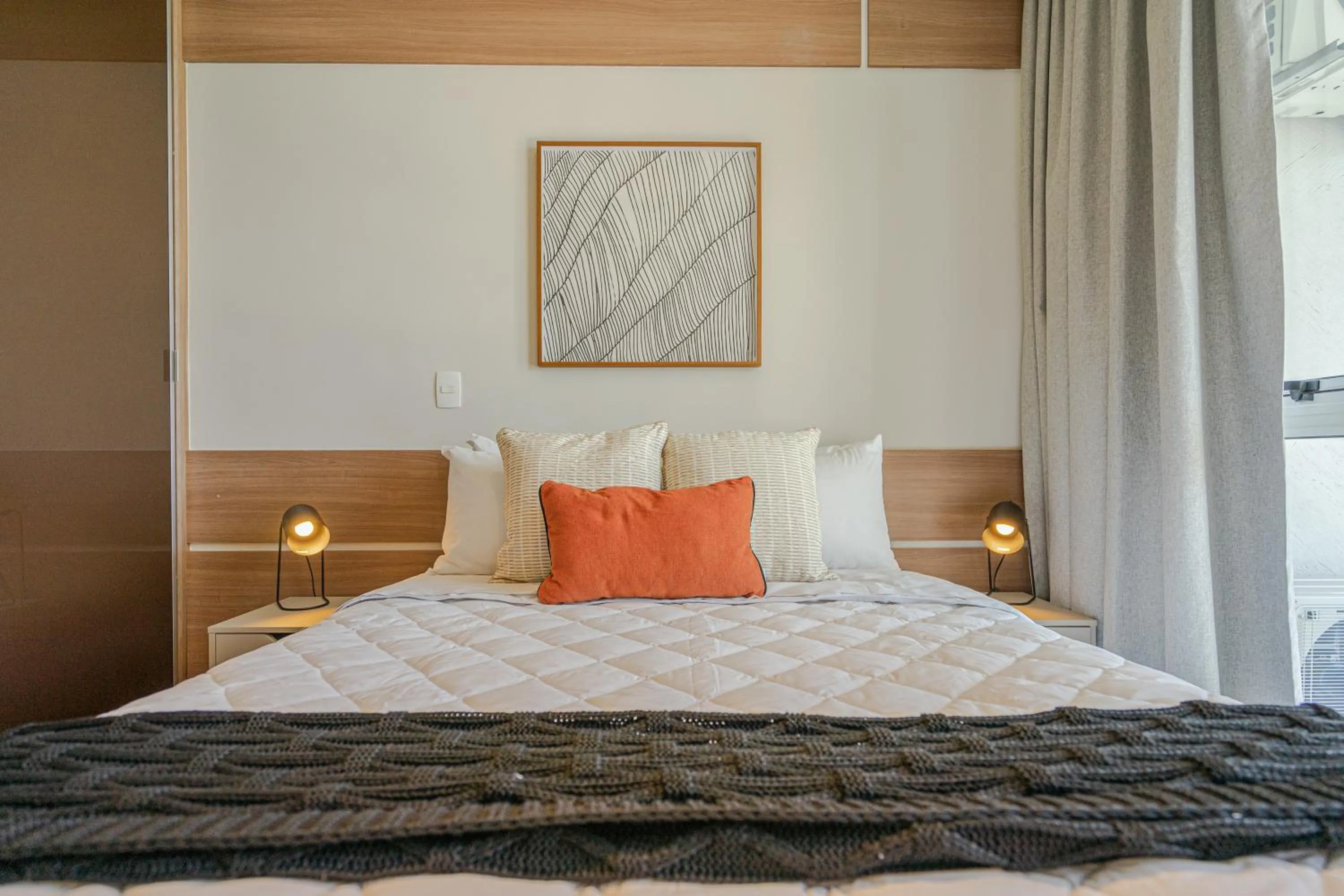 Bed in Charlie NYC Berrini