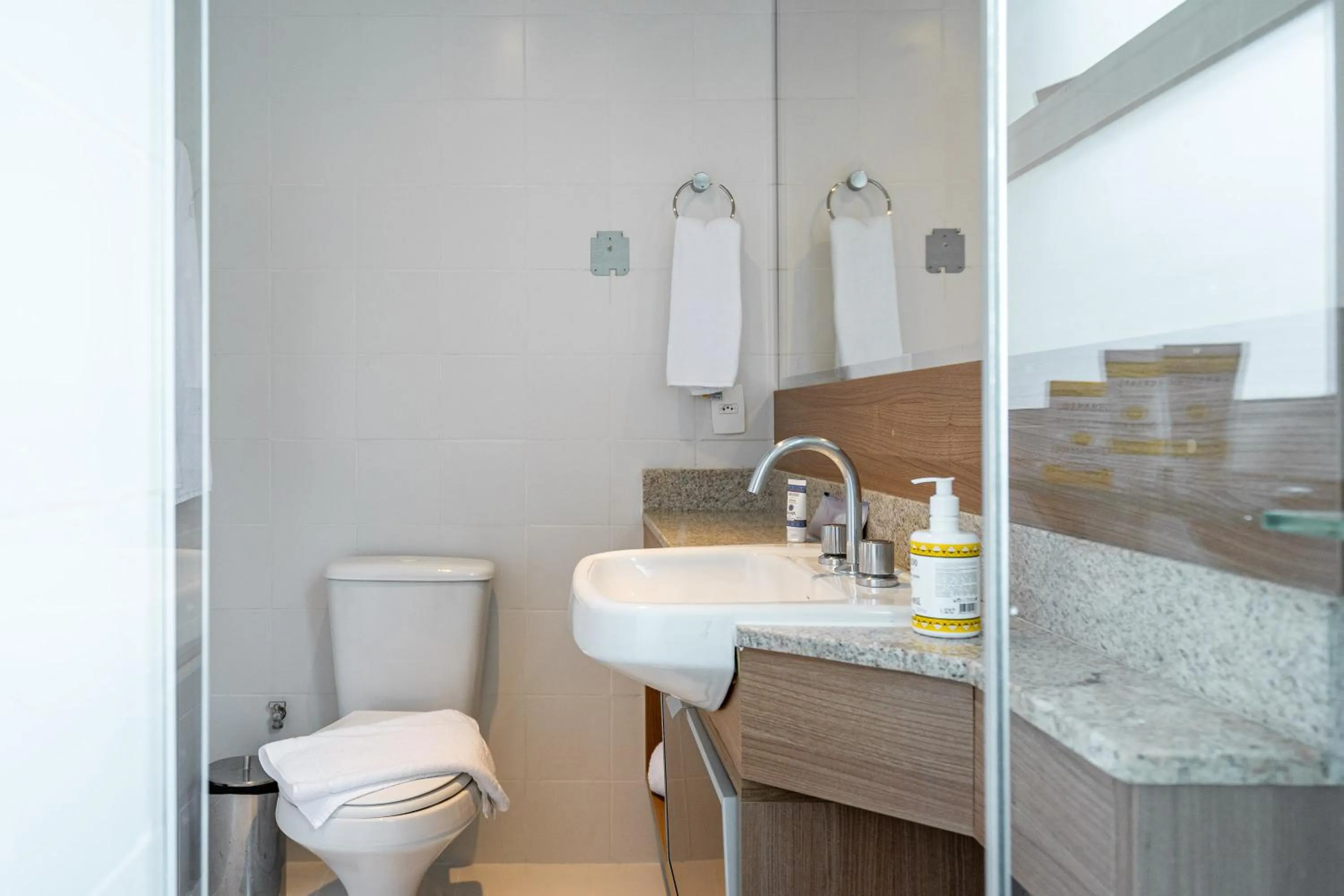 Toilet in Charlie NYC Berrini